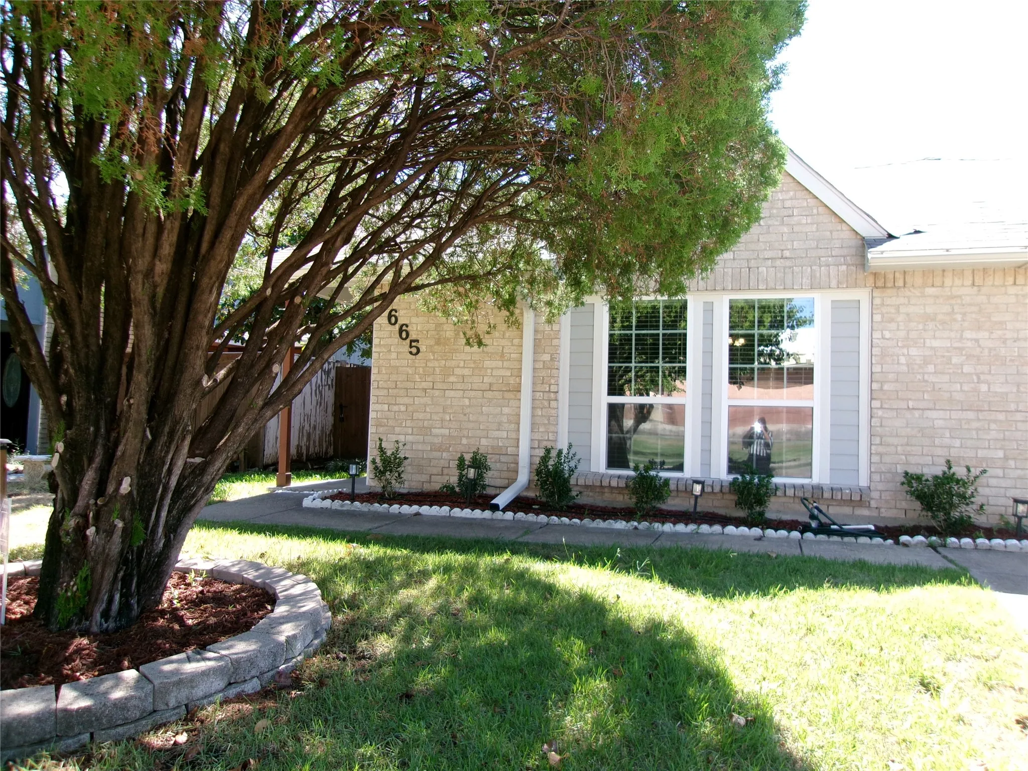 Duplex For Rent in Dallas County , 665 Stonewall Drive, Grand Prairie, Texas 75052, 2 Bedroom, 1 Bathroom, Garage spaces, 1,032 Sqft, built in 1981, mls#21403956, Real Estate Agent in Grand Prairie, Homes For Rent in Dallas county, Homes For Rent in Grand Prairie, Realtor in Grand Prairie Texas, Real Estate Brokerage Independent Realty Texas, Luminita Cordes Realtor