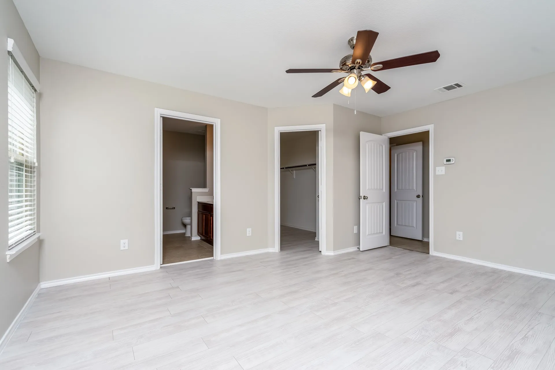 Single Family Residence For Rent in Kaufman County , 2212 Tombstone Road, Forney, Texas 75126, 4 Bedroom, 3 Bathroom, 2 Garage spaces, 2,580 Sqft, built in 2017, mls#21403994, Real Estate Agent in Forney, Homes For Rent in Kaufman county, Homes For Rent in Forney, Realtor in Forney Texas, Real Estate Brokerage Independent Realty Texas, Luminita Cordes Realtor