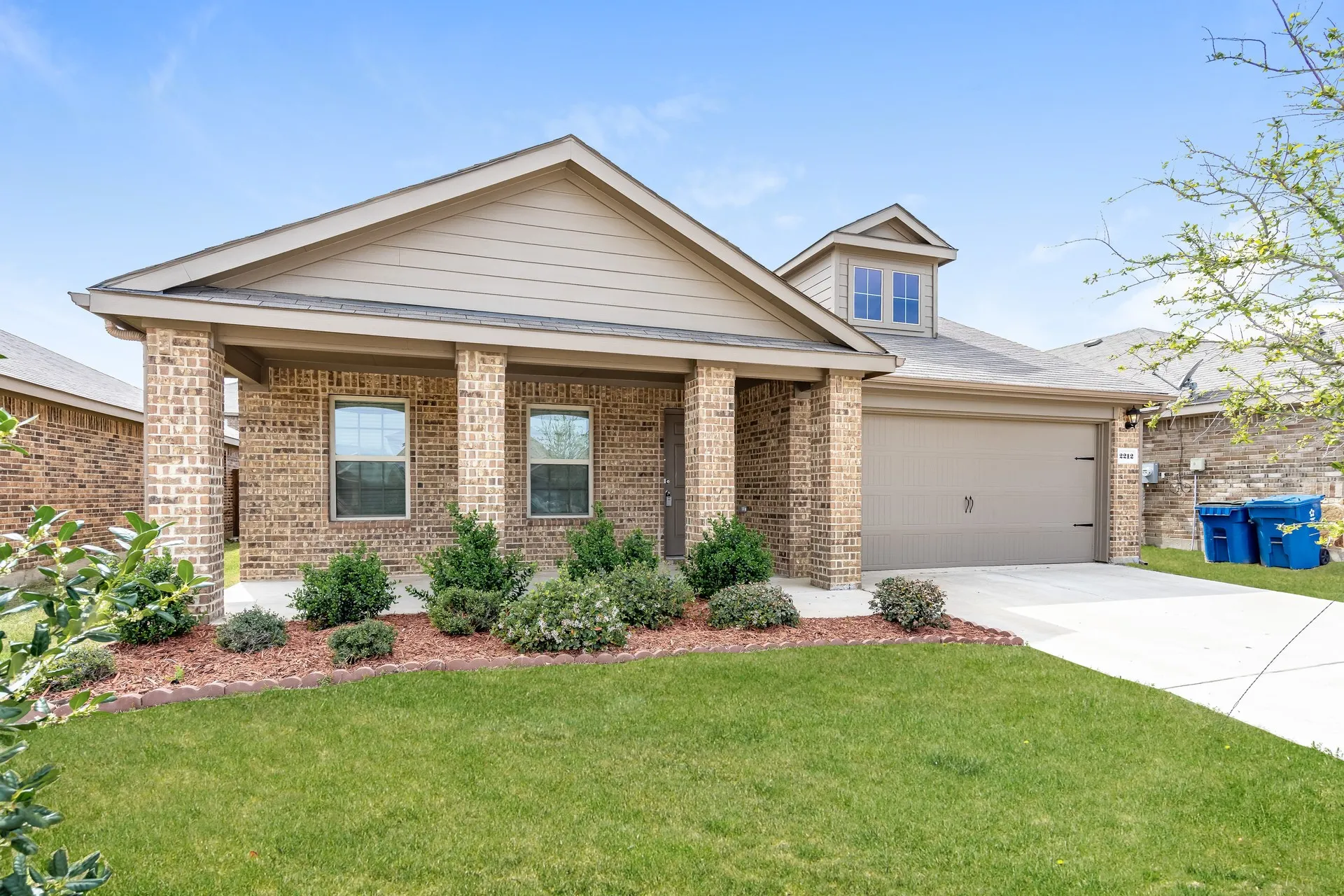 Single Family Residence For Rent in Kaufman County , 2212 Tombstone Road, Forney, Texas 75126, 4 Bedroom, 3 Bathroom, 2 Garage spaces, 2,580 Sqft, built in 2017, mls#21403994, Real Estate Agent in Forney, Homes For Rent in Kaufman county, Homes For Rent in Forney, Realtor in Forney Texas, Real Estate Brokerage Independent Realty Texas, Luminita Cordes Realtor
