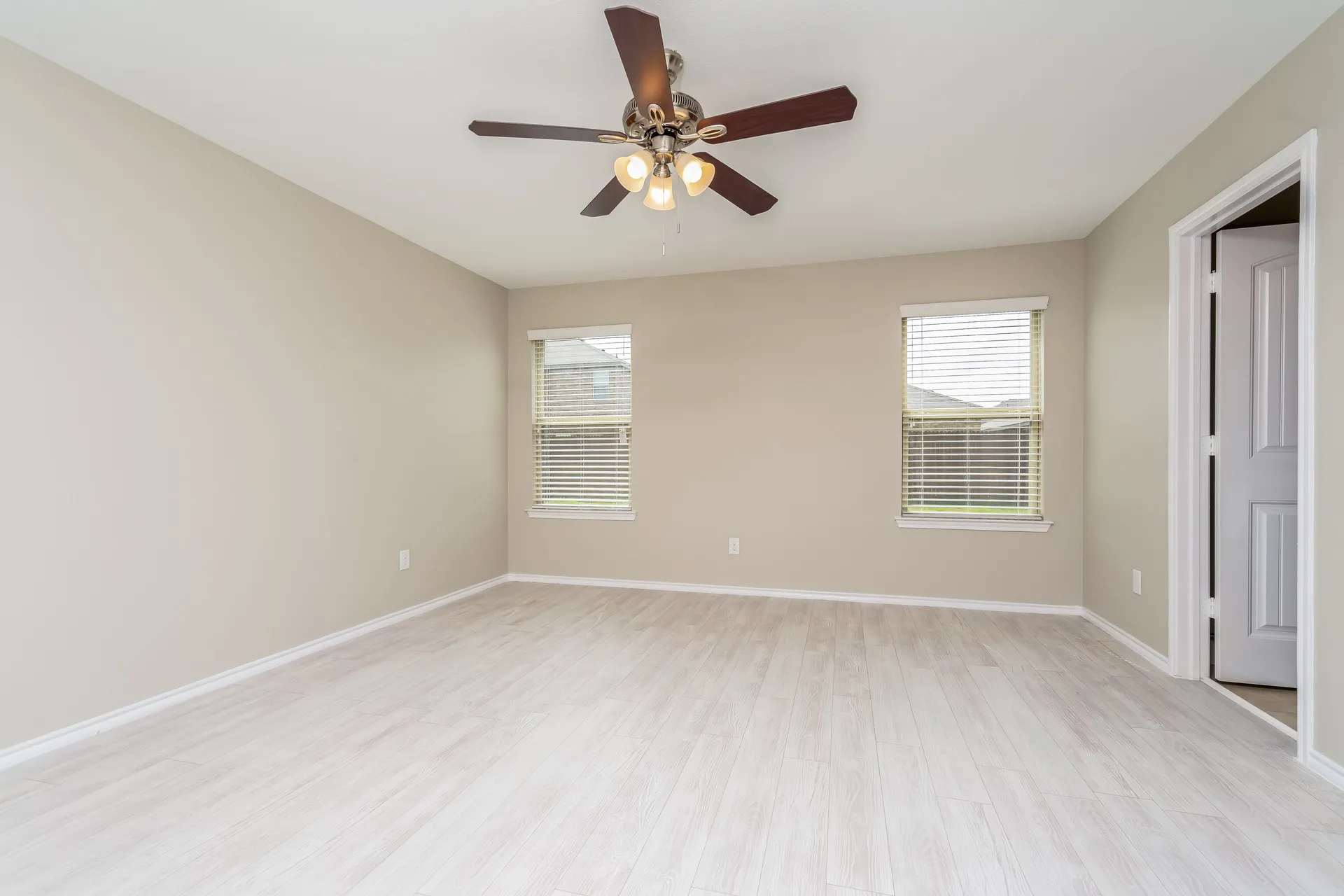 Single Family Residence For Rent in Kaufman County , 2212 Tombstone Road, Forney, Texas 75126, 4 Bedroom, 3 Bathroom, 2 Garage spaces, 2,580 Sqft, built in 2017, mls#21403994, Real Estate Agent in Forney, Homes For Rent in Kaufman county, Homes For Rent in Forney, Realtor in Forney Texas, Real Estate Brokerage Independent Realty Texas, Luminita Cordes Realtor