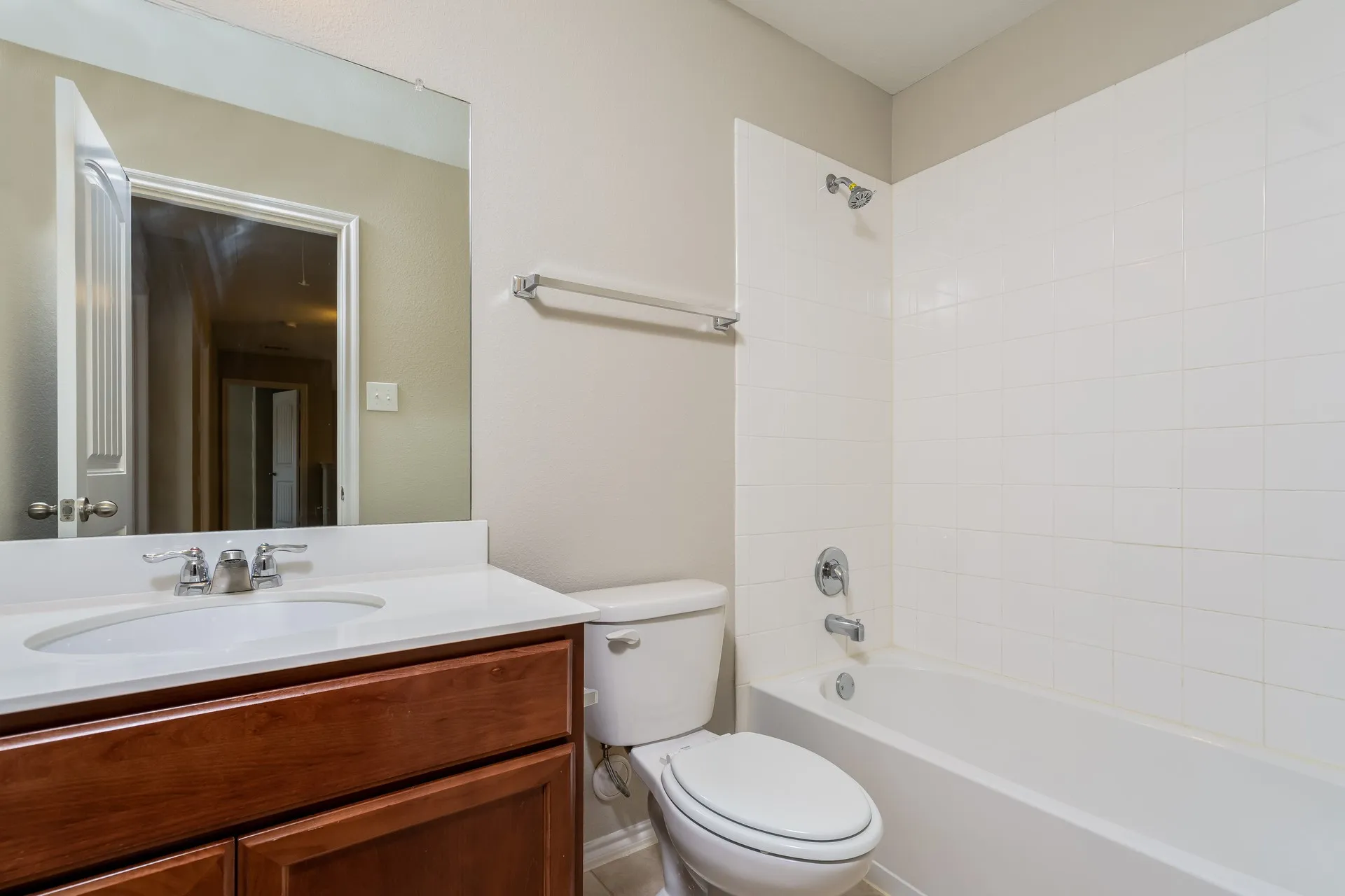 Single Family Residence For Rent in Kaufman County , 2212 Tombstone Road, Forney, Texas 75126, 4 Bedroom, 3 Bathroom, 2 Garage spaces, 2,580 Sqft, built in 2017, mls#21403994, Real Estate Agent in Forney, Homes For Rent in Kaufman county, Homes For Rent in Forney, Realtor in Forney Texas, Real Estate Brokerage Independent Realty Texas, Luminita Cordes Realtor