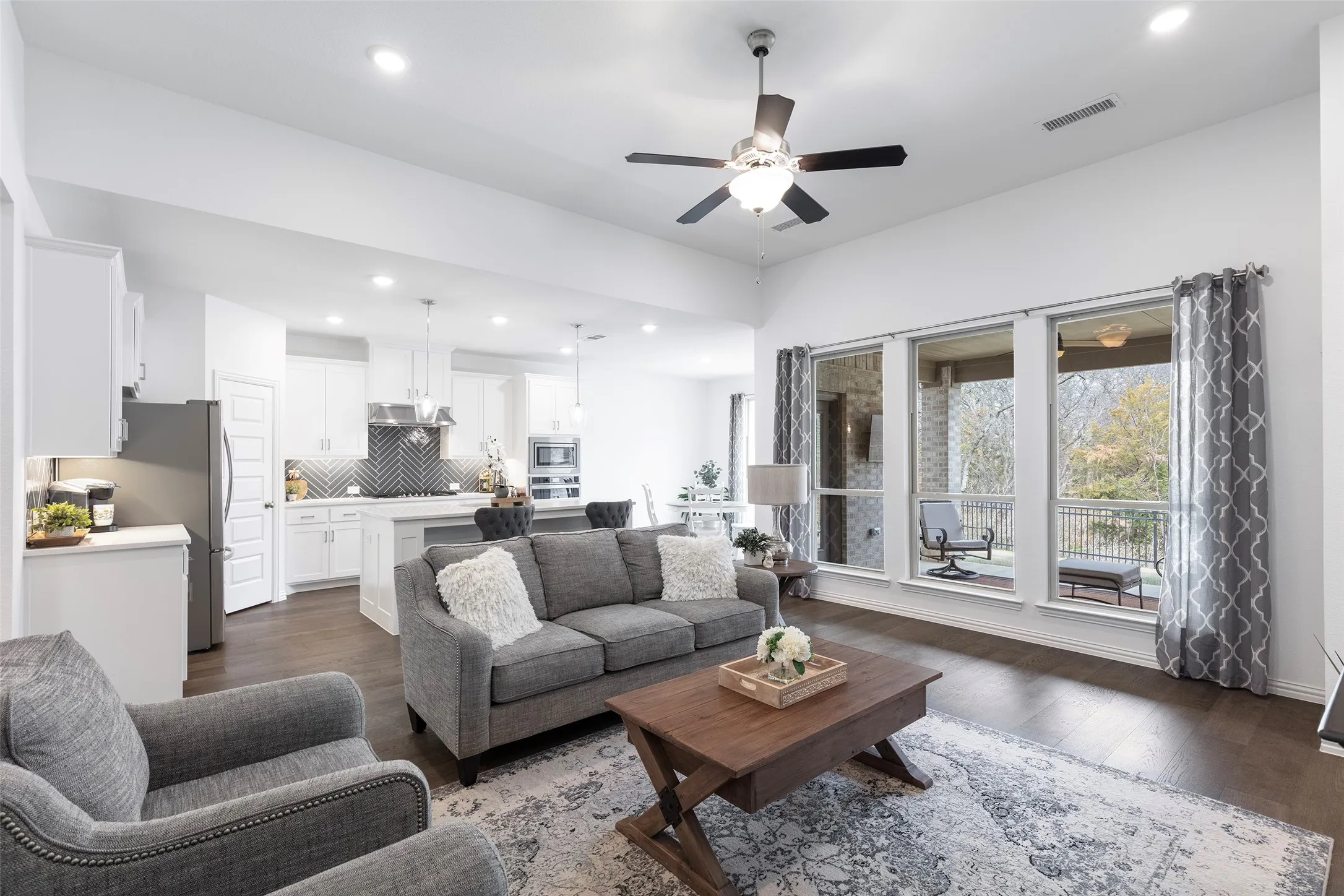 Single Family Residence For Sale in Denton County , 9605 Sunset Lane, Oak Point, Texas 75068, 4 Bedroom, 3 Bathroom, 2 Garage spaces, 2,026 Sqft, built in 2022, mls#21403523, Real Estate Agent in Oak Point, Homes For Sale in Denton county, Homes For Sale in Oak Point, Realtor in Oak Point Texas, Real Estate Brokerage Independent Realty Texas, Luminita Cordes Realtor