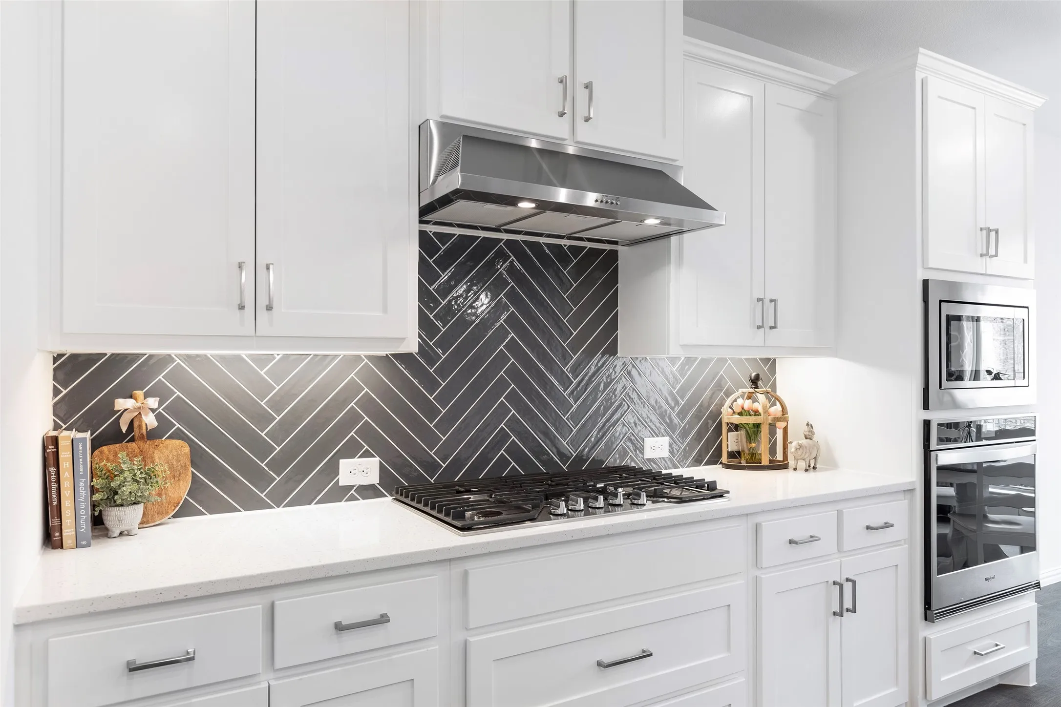 Single Family Residence For Sale in Denton County , 9605 Sunset Lane, Oak Point, Texas 75068, 4 Bedroom, 3 Bathroom, 2 Garage spaces, 2,026 Sqft, built in 2022, mls#21403523, Real Estate Agent in Oak Point, Homes For Sale in Denton county, Homes For Sale in Oak Point, Realtor in Oak Point Texas, Real Estate Brokerage Independent Realty Texas, Luminita Cordes Realtor