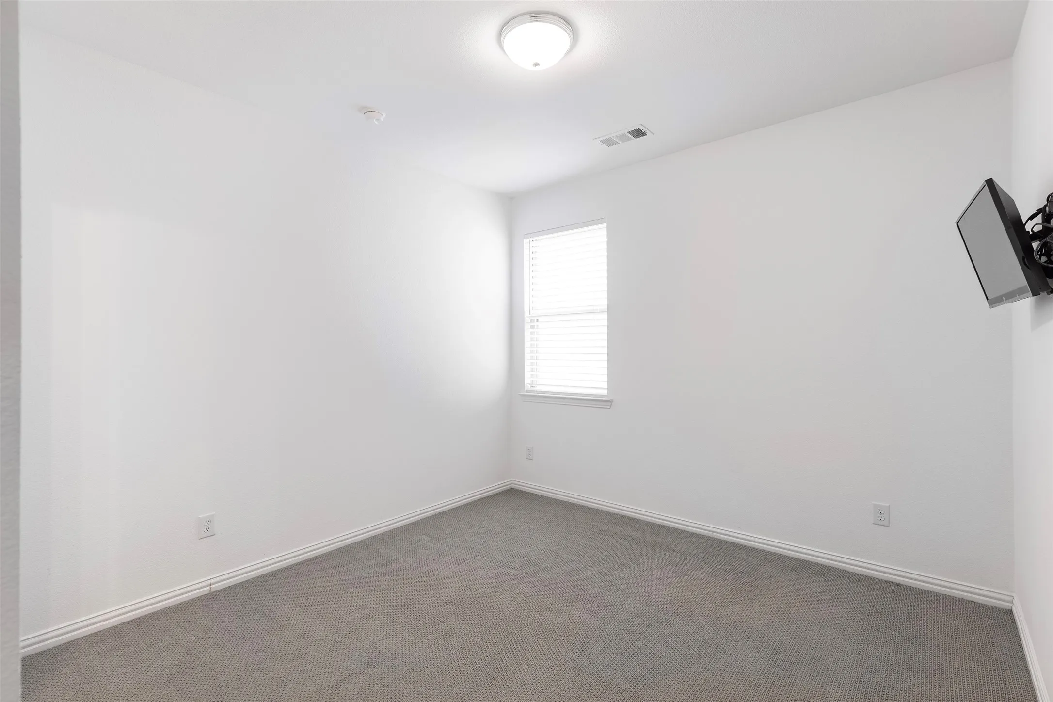 Single Family Residence For Sale in Denton County , 9605 Sunset Lane, Oak Point, Texas 75068, 4 Bedroom, 3 Bathroom, 2 Garage spaces, 2,026 Sqft, built in 2022, mls#21403523, Real Estate Agent in Oak Point, Homes For Sale in Denton county, Homes For Sale in Oak Point, Realtor in Oak Point Texas, Real Estate Brokerage Independent Realty Texas, Luminita Cordes Realtor