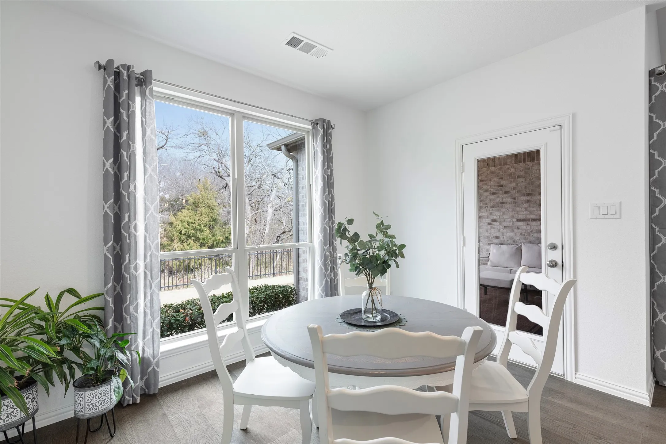Single Family Residence For Sale in Denton County , 9605 Sunset Lane, Oak Point, Texas 75068, 4 Bedroom, 3 Bathroom, 2 Garage spaces, 2,026 Sqft, built in 2022, mls#21403523, Real Estate Agent in Oak Point, Homes For Sale in Denton county, Homes For Sale in Oak Point, Realtor in Oak Point Texas, Real Estate Brokerage Independent Realty Texas, Luminita Cordes Realtor
