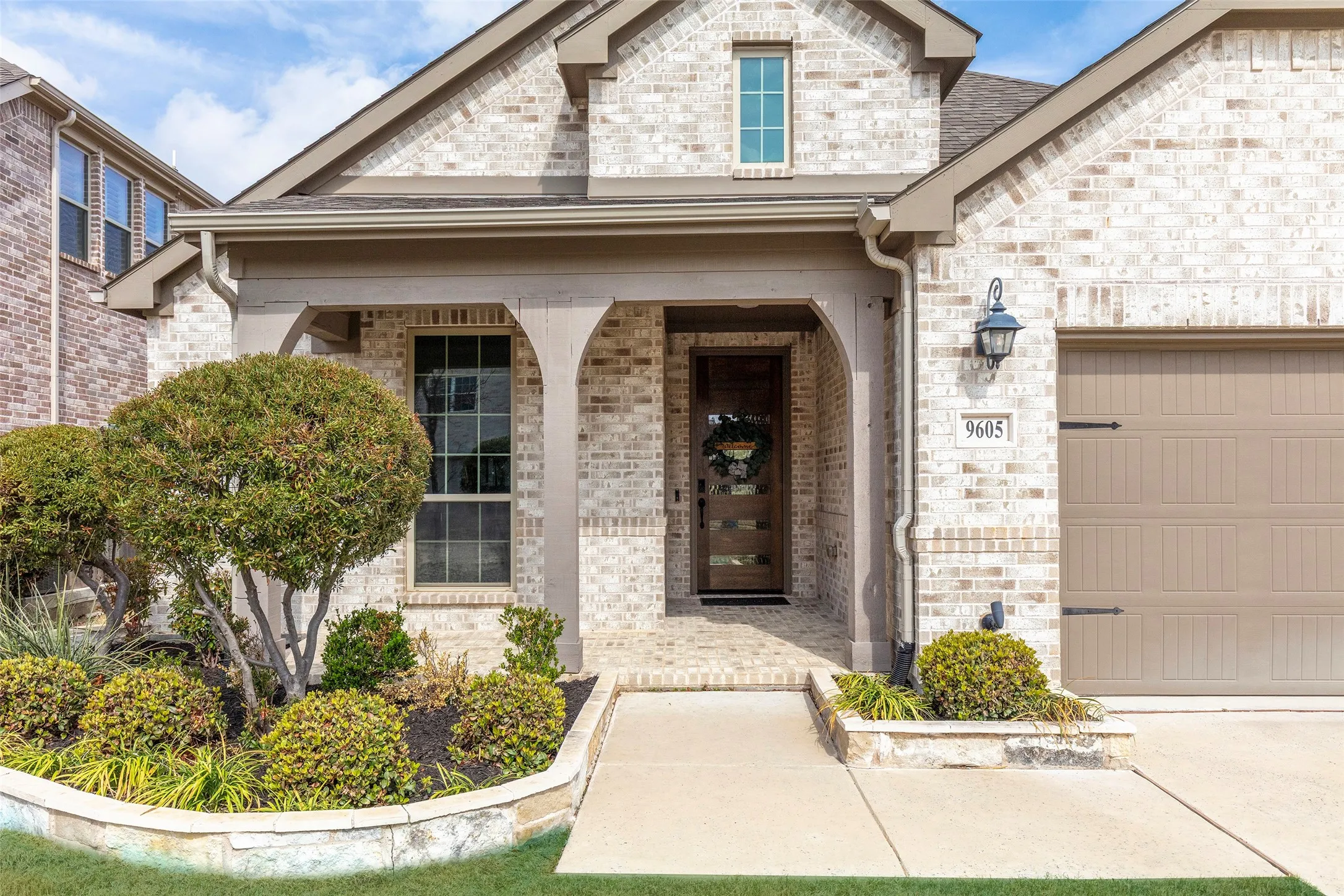 Single Family Residence For Sale in Denton County , 9605 Sunset Lane, Oak Point, Texas 75068, 4 Bedroom, 3 Bathroom, 2 Garage spaces, 2,026 Sqft, built in 2022, mls#21403523, Real Estate Agent in Oak Point, Homes For Sale in Denton county, Homes For Sale in Oak Point, Realtor in Oak Point Texas, Real Estate Brokerage Independent Realty Texas, Luminita Cordes Realtor
