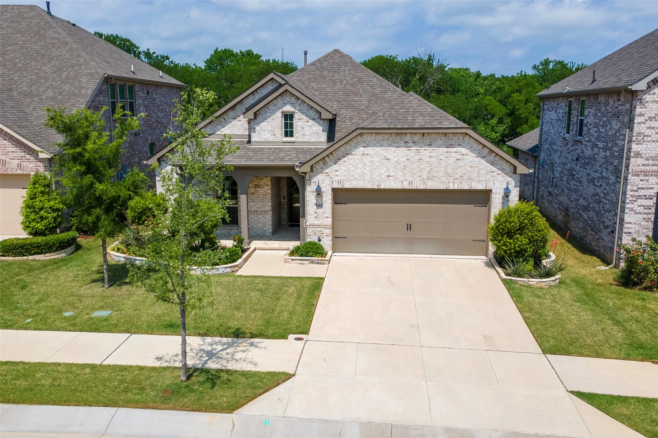 Single Family Residence For Sale in Denton County , 9605 Sunset Lane, Oak Point, Texas 75068, 4 Bedroom, 3 Bathroom, 2 Garage spaces, 2,026 Sqft, built in 2022, mls#21403523, Real Estate Agent in Oak Point, Homes For Sale in Denton county, Homes For Sale in Oak Point, Realtor in Oak Point Texas, Real Estate Brokerage Independent Realty Texas, Luminita Cordes Realtor