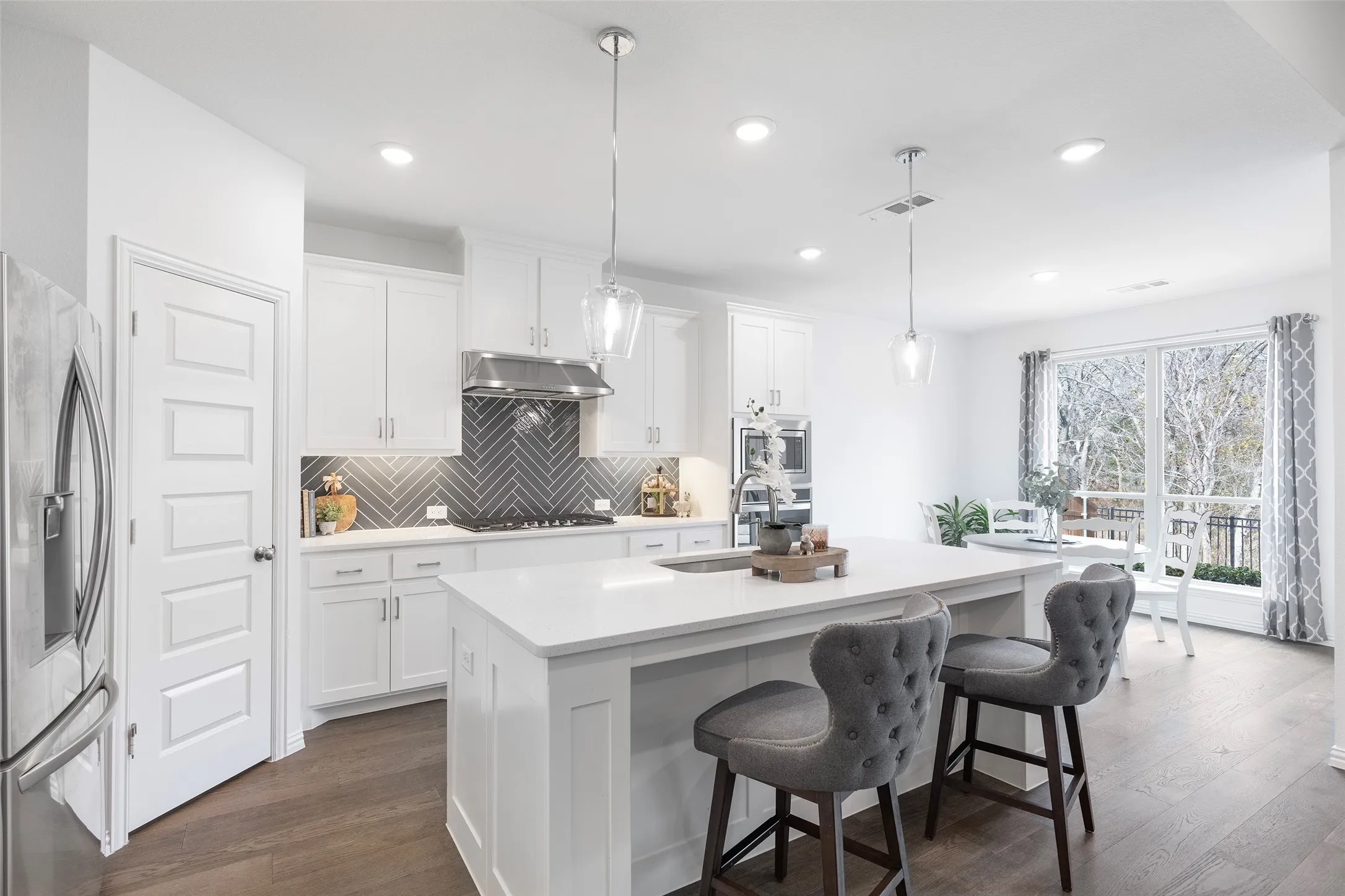 Single Family Residence For Sale in Denton County , 9605 Sunset Lane, Oak Point, Texas 75068, 4 Bedroom, 3 Bathroom, 2 Garage spaces, 2,026 Sqft, built in 2022, mls#21403523, Real Estate Agent in Oak Point, Homes For Sale in Denton county, Homes For Sale in Oak Point, Realtor in Oak Point Texas, Real Estate Brokerage Independent Realty Texas, Luminita Cordes Realtor