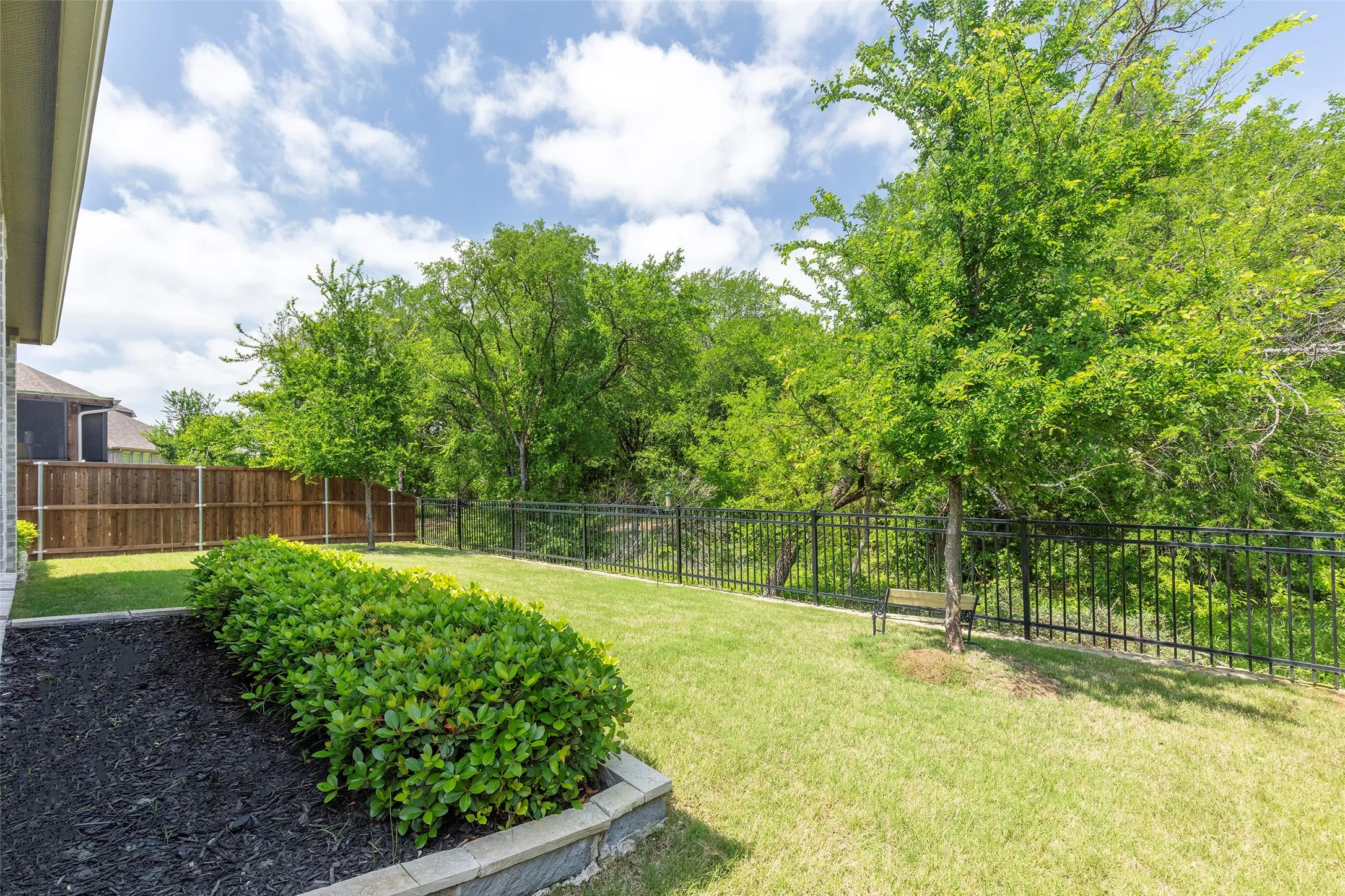 Single Family Residence For Sale in Denton County , 9605 Sunset Lane, Oak Point, Texas 75068, 4 Bedroom, 3 Bathroom, 2 Garage spaces, 2,026 Sqft, built in 2022, mls#21403523, Real Estate Agent in Oak Point, Homes For Sale in Denton county, Homes For Sale in Oak Point, Realtor in Oak Point Texas, Real Estate Brokerage Independent Realty Texas, Luminita Cordes Realtor