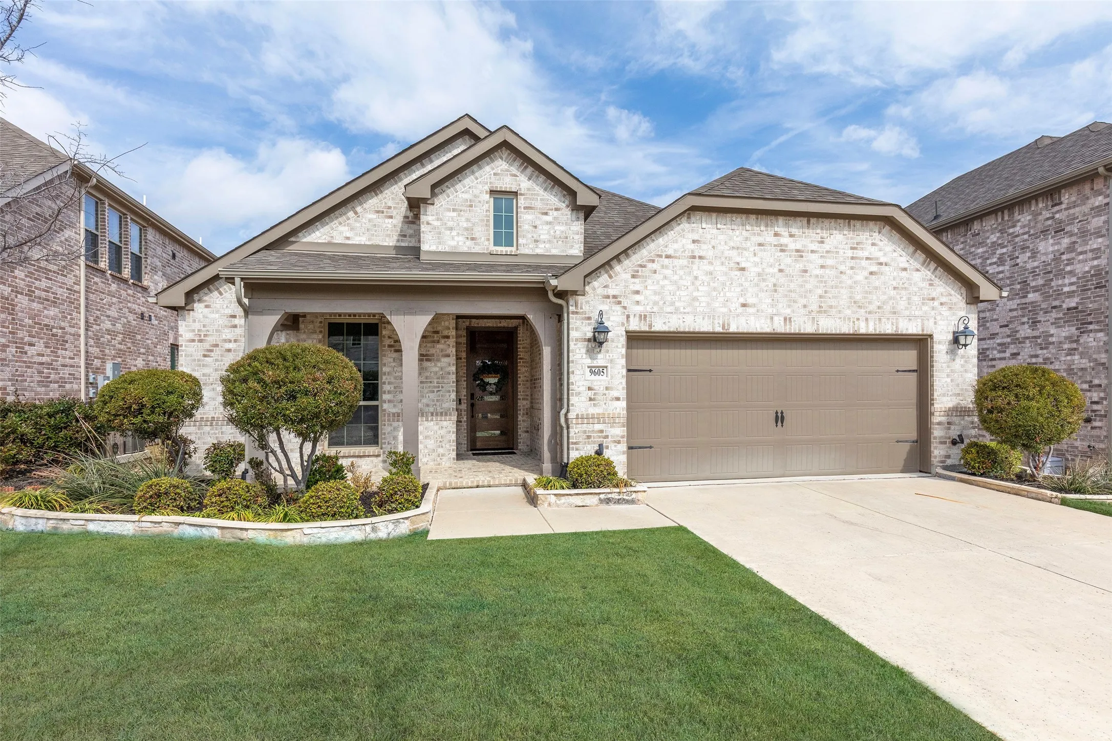 Single Family Residence For Sale in Denton County , 9605 Sunset Lane, Oak Point, Texas 75068, 4 Bedroom, 3 Bathroom, 2 Garage spaces, 2,026 Sqft, built in 2022, mls#21403523, Real Estate Agent in Oak Point, Homes For Sale in Denton county, Homes For Sale in Oak Point, Realtor in Oak Point Texas, Real Estate Brokerage Independent Realty Texas, Luminita Cordes Realtor
