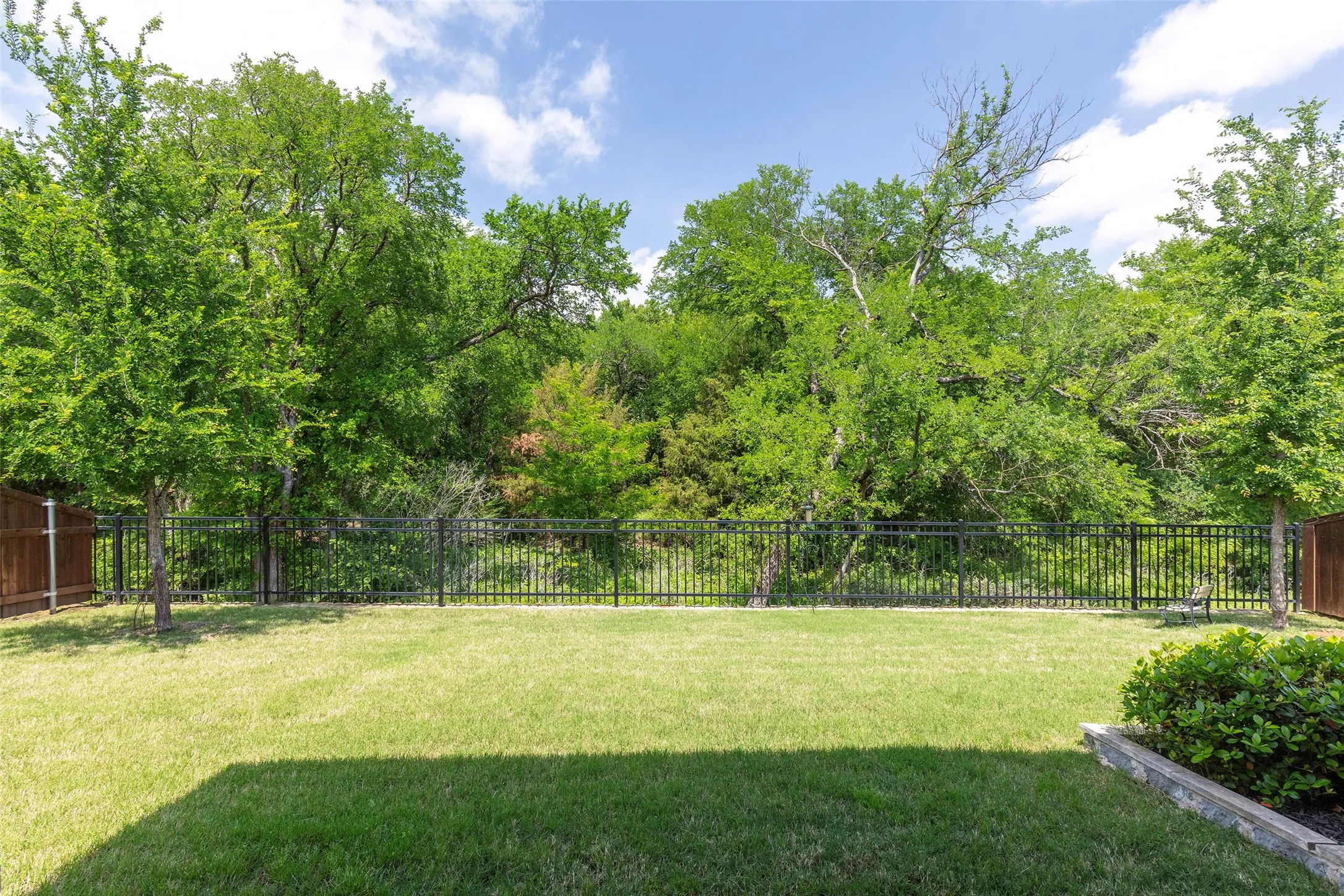 Single Family Residence For Sale in Denton County , 9605 Sunset Lane, Oak Point, Texas 75068, 4 Bedroom, 3 Bathroom, 2 Garage spaces, 2,026 Sqft, built in 2022, mls#21403523, Real Estate Agent in Oak Point, Homes For Sale in Denton county, Homes For Sale in Oak Point, Realtor in Oak Point Texas, Real Estate Brokerage Independent Realty Texas, Luminita Cordes Realtor