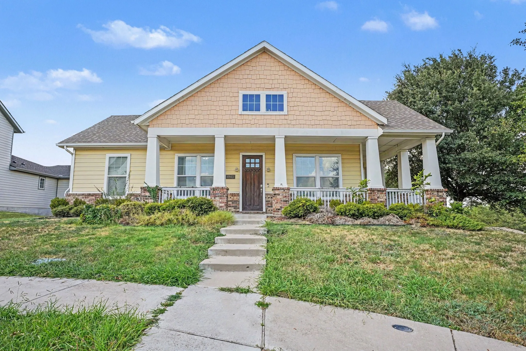 Single Family Residence For Sale in Dallas County , 6903 Truth Drive, Dallas, Texas 75236, 3 Bedroom, 3 Bathroom, 3 Garage spaces, 2,583 Sqft, built in 2018, mls#21403620, Real Estate Agent in Dallas, Homes For Sale in Dallas county, Homes For Sale in Dallas, Realtor in Dallas Texas, Real Estate Brokerage Independent Realty Texas, Luminita Cordes Realtor