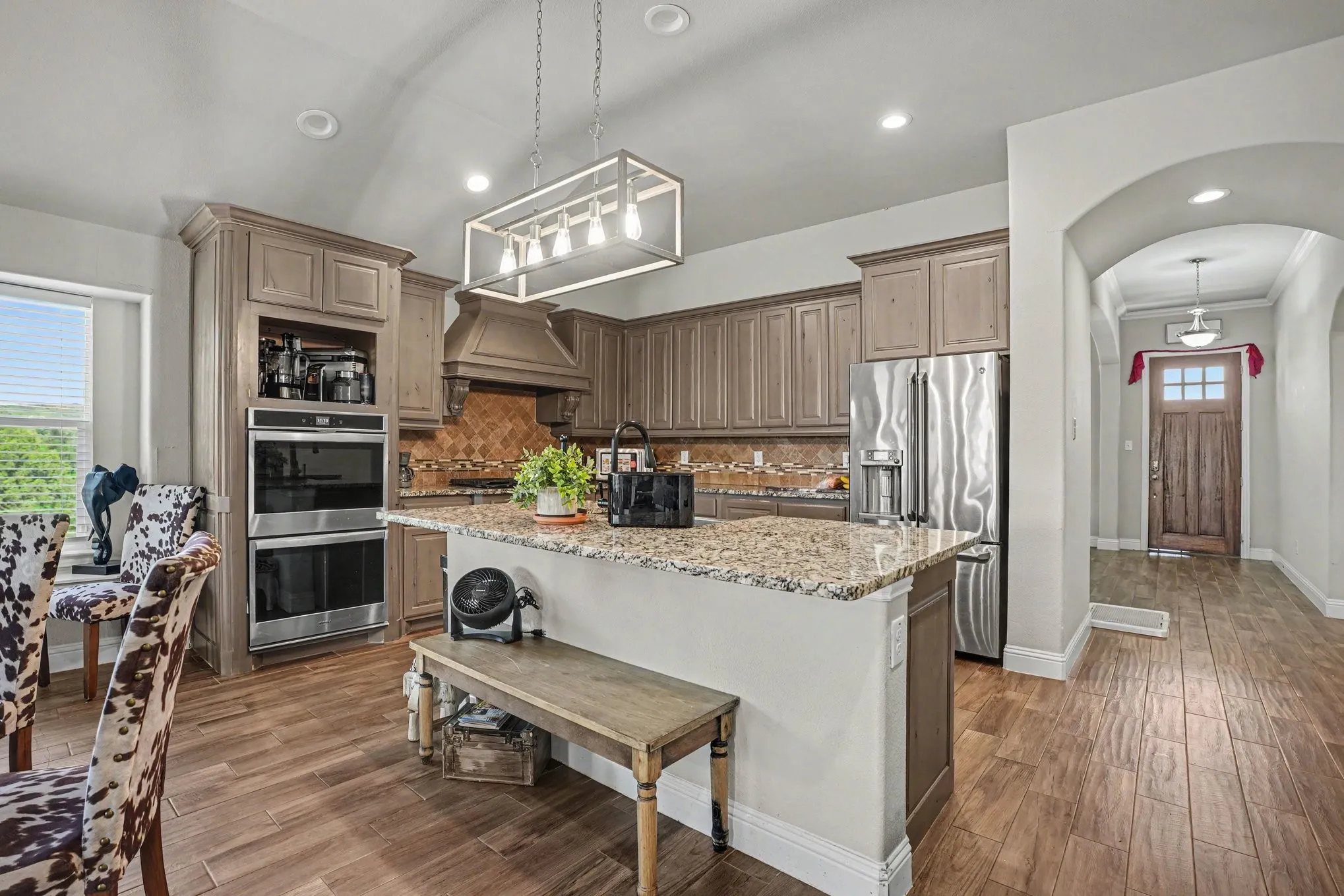 Single Family Residence For Sale in Dallas County , 6903 Truth Drive, Dallas, Texas 75236, 3 Bedroom, 3 Bathroom, 3 Garage spaces, 2,583 Sqft, built in 2018, mls#21403620, Real Estate Agent in Dallas, Homes For Sale in Dallas county, Homes For Sale in Dallas, Realtor in Dallas Texas, Real Estate Brokerage Independent Realty Texas, Luminita Cordes Realtor