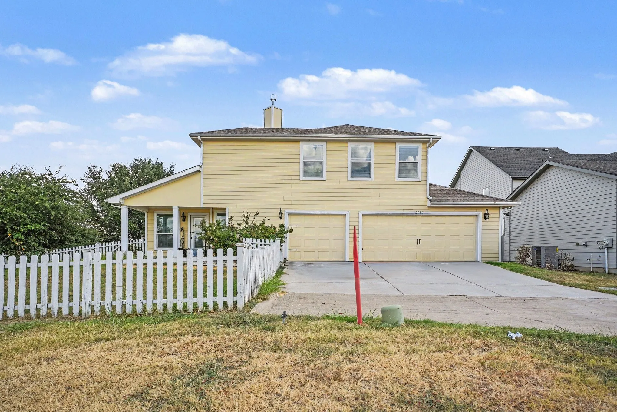 Single Family Residence For Sale in Dallas County , 6903 Truth Drive, Dallas, Texas 75236, 3 Bedroom, 3 Bathroom, 3 Garage spaces, 2,583 Sqft, built in 2018, mls#21403620, Real Estate Agent in Dallas, Homes For Sale in Dallas county, Homes For Sale in Dallas, Realtor in Dallas Texas, Real Estate Brokerage Independent Realty Texas, Luminita Cordes Realtor
