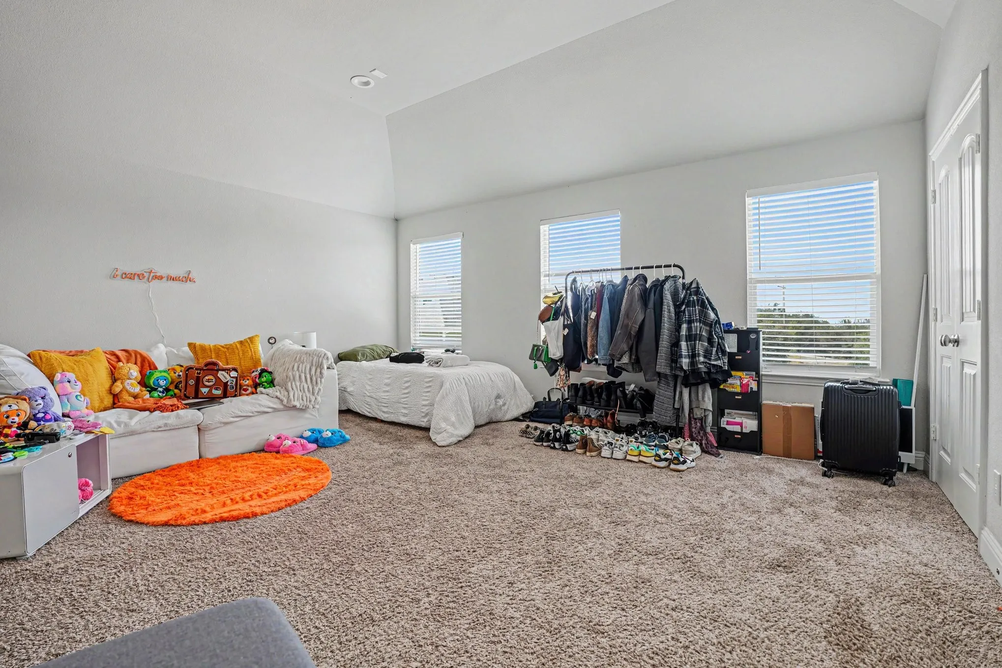 Single Family Residence For Sale in Dallas County , 6903 Truth Drive, Dallas, Texas 75236, 3 Bedroom, 3 Bathroom, 3 Garage spaces, 2,583 Sqft, built in 2018, mls#21403620, Real Estate Agent in Dallas, Homes For Sale in Dallas county, Homes For Sale in Dallas, Realtor in Dallas Texas, Real Estate Brokerage Independent Realty Texas, Luminita Cordes Realtor