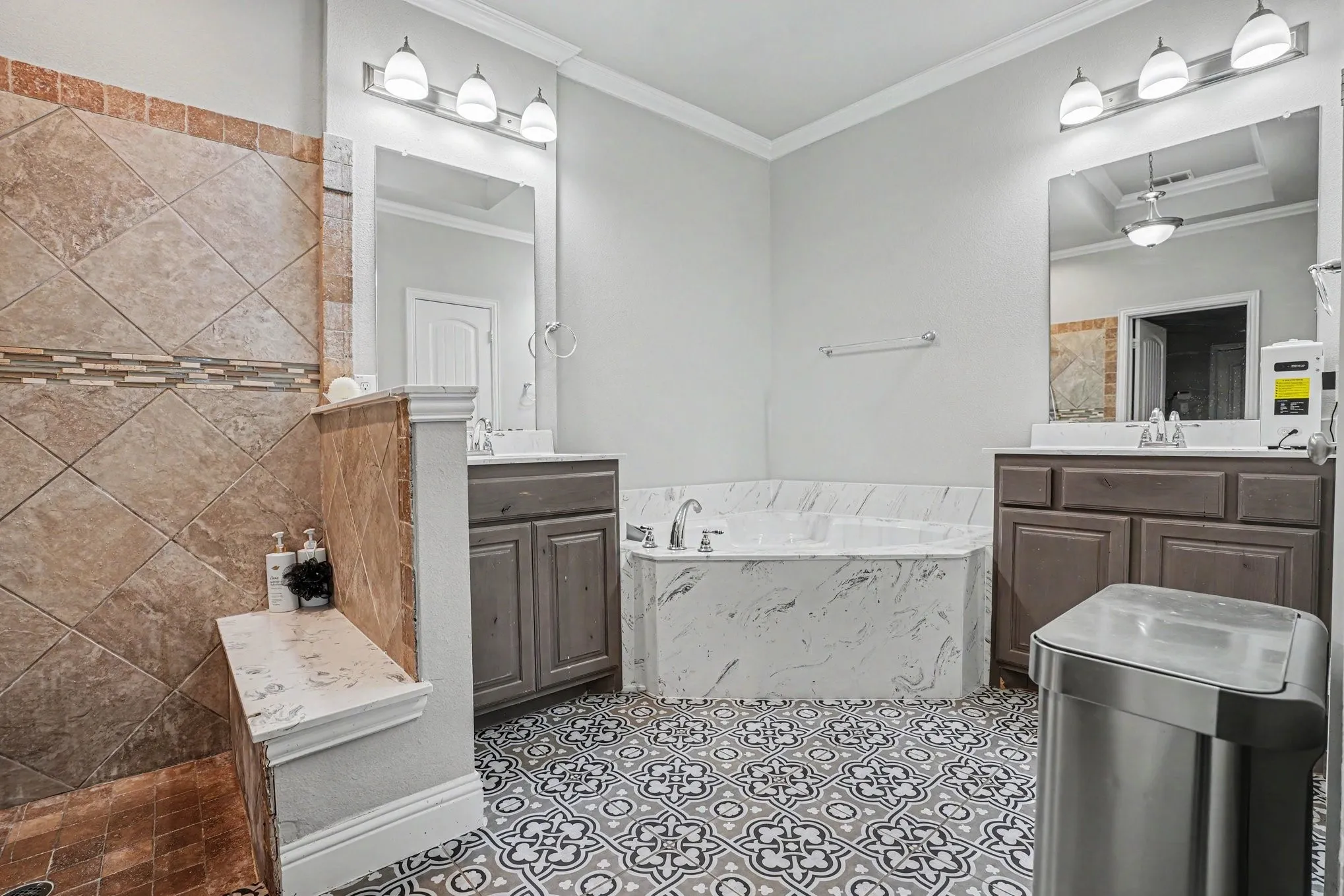 Single Family Residence For Sale in Dallas County , 6903 Truth Drive, Dallas, Texas 75236, 3 Bedroom, 3 Bathroom, 3 Garage spaces, 2,583 Sqft, built in 2018, mls#21403620, Real Estate Agent in Dallas, Homes For Sale in Dallas county, Homes For Sale in Dallas, Realtor in Dallas Texas, Real Estate Brokerage Independent Realty Texas, Luminita Cordes Realtor