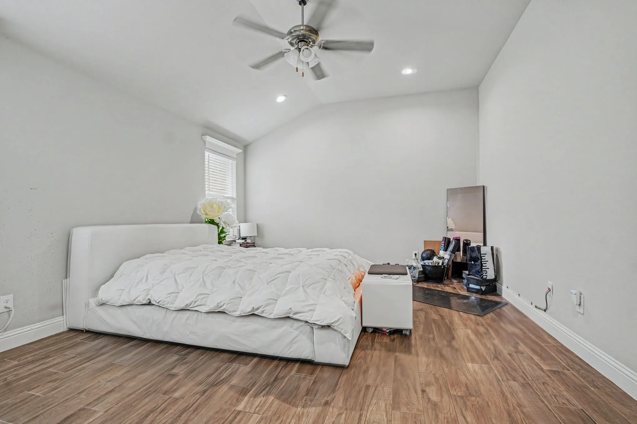 Single Family Residence For Sale in Dallas County , 6903 Truth Drive, Dallas, Texas 75236, 3 Bedroom, 3 Bathroom, 3 Garage spaces, 2,583 Sqft, built in 2018, mls#21403620, Real Estate Agent in Dallas, Homes For Sale in Dallas county, Homes For Sale in Dallas, Realtor in Dallas Texas, Real Estate Brokerage Independent Realty Texas, Luminita Cordes Realtor