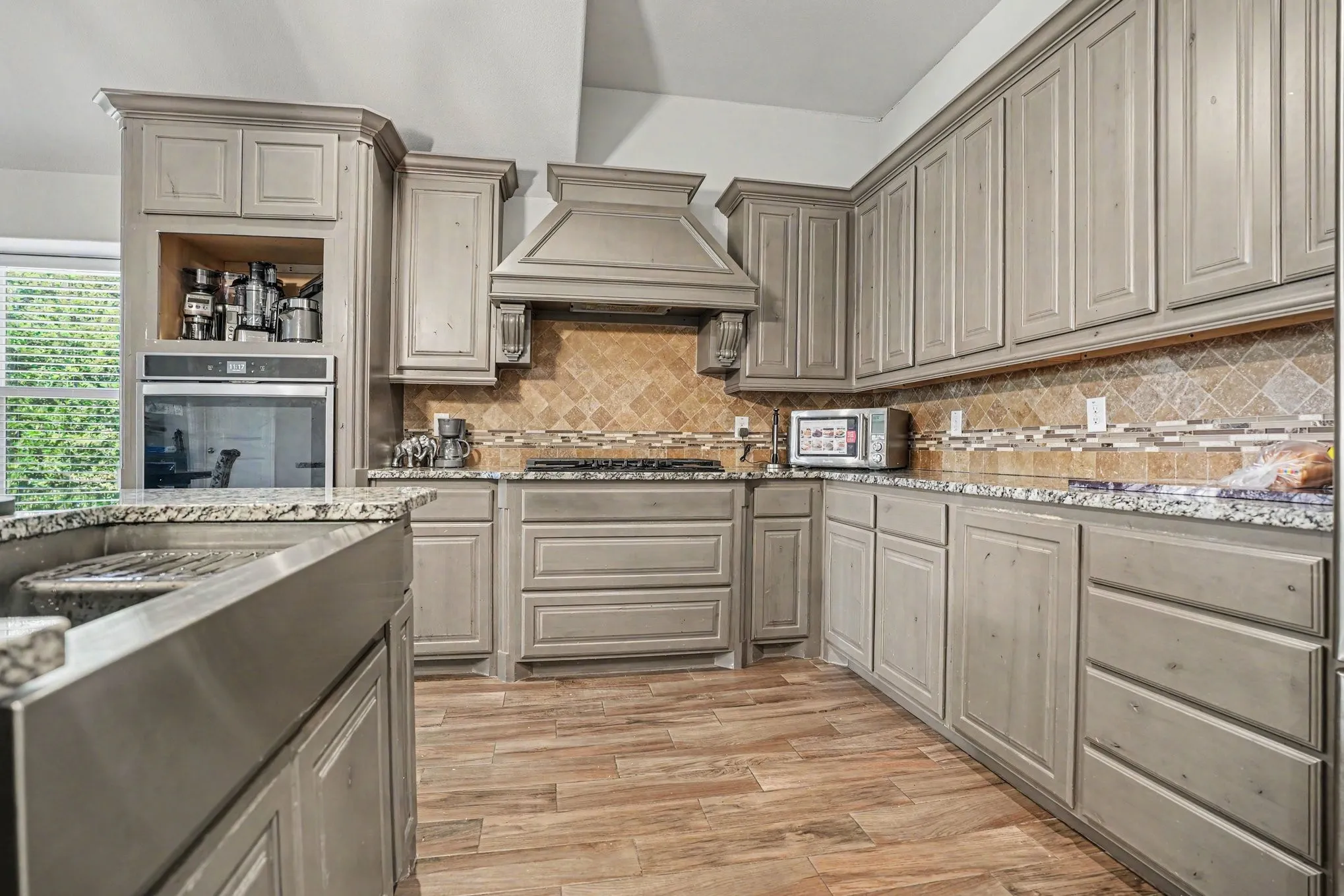 Single Family Residence For Sale in Dallas County , 6903 Truth Drive, Dallas, Texas 75236, 3 Bedroom, 3 Bathroom, 3 Garage spaces, 2,583 Sqft, built in 2018, mls#21403620, Real Estate Agent in Dallas, Homes For Sale in Dallas county, Homes For Sale in Dallas, Realtor in Dallas Texas, Real Estate Brokerage Independent Realty Texas, Luminita Cordes Realtor