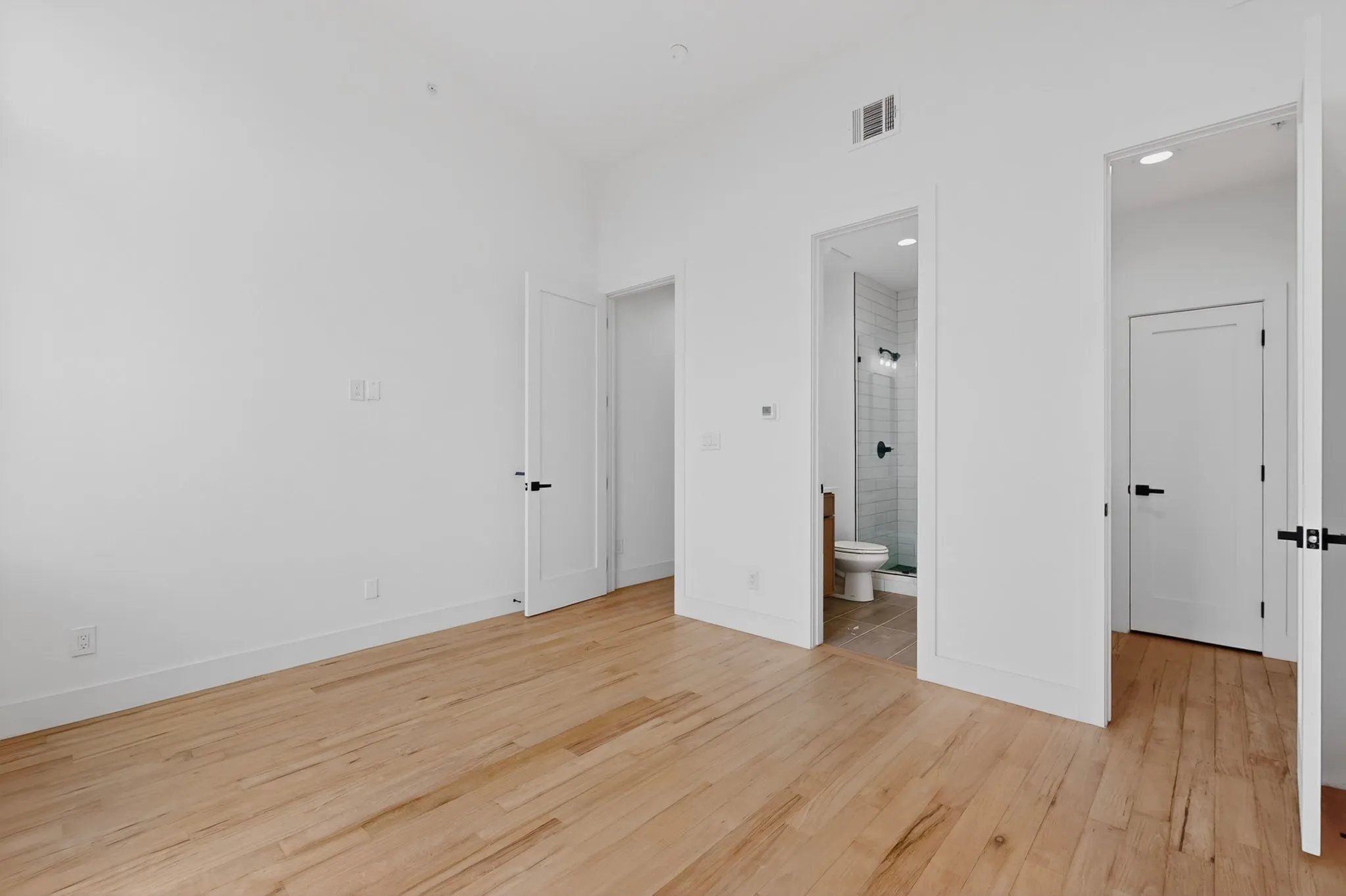Condominium For Rent in Dallas County , 2080 Kelly Avenue 108, Dallas, Texas 75215, 2 Bedroom, 3 Bathroom, 1 Garage spaces, 1,199 Sqft, built in 2026, mls#21403995, Real Estate Agent in Dallas, Homes For Rent in Dallas county, Homes For Rent in Dallas, Realtor in Dallas Texas, Real Estate Brokerage Independent Realty Texas, Luminita Cordes Realtor