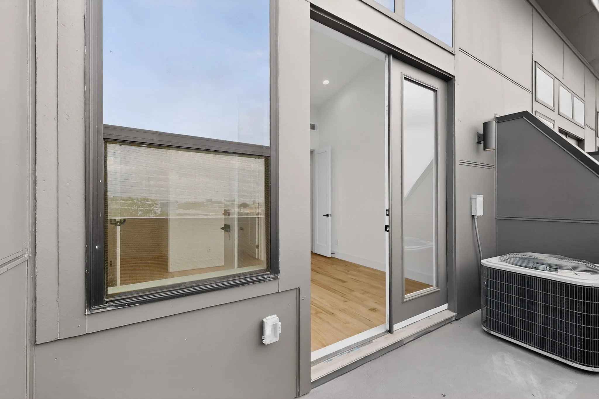 Condominium For Rent in Dallas County , 2080 Kelly Avenue 108, Dallas, Texas 75215, 2 Bedroom, 3 Bathroom, 1 Garage spaces, 1,199 Sqft, built in 2026, mls#21403995, Real Estate Agent in Dallas, Homes For Rent in Dallas county, Homes For Rent in Dallas, Realtor in Dallas Texas, Real Estate Brokerage Independent Realty Texas, Luminita Cordes Realtor