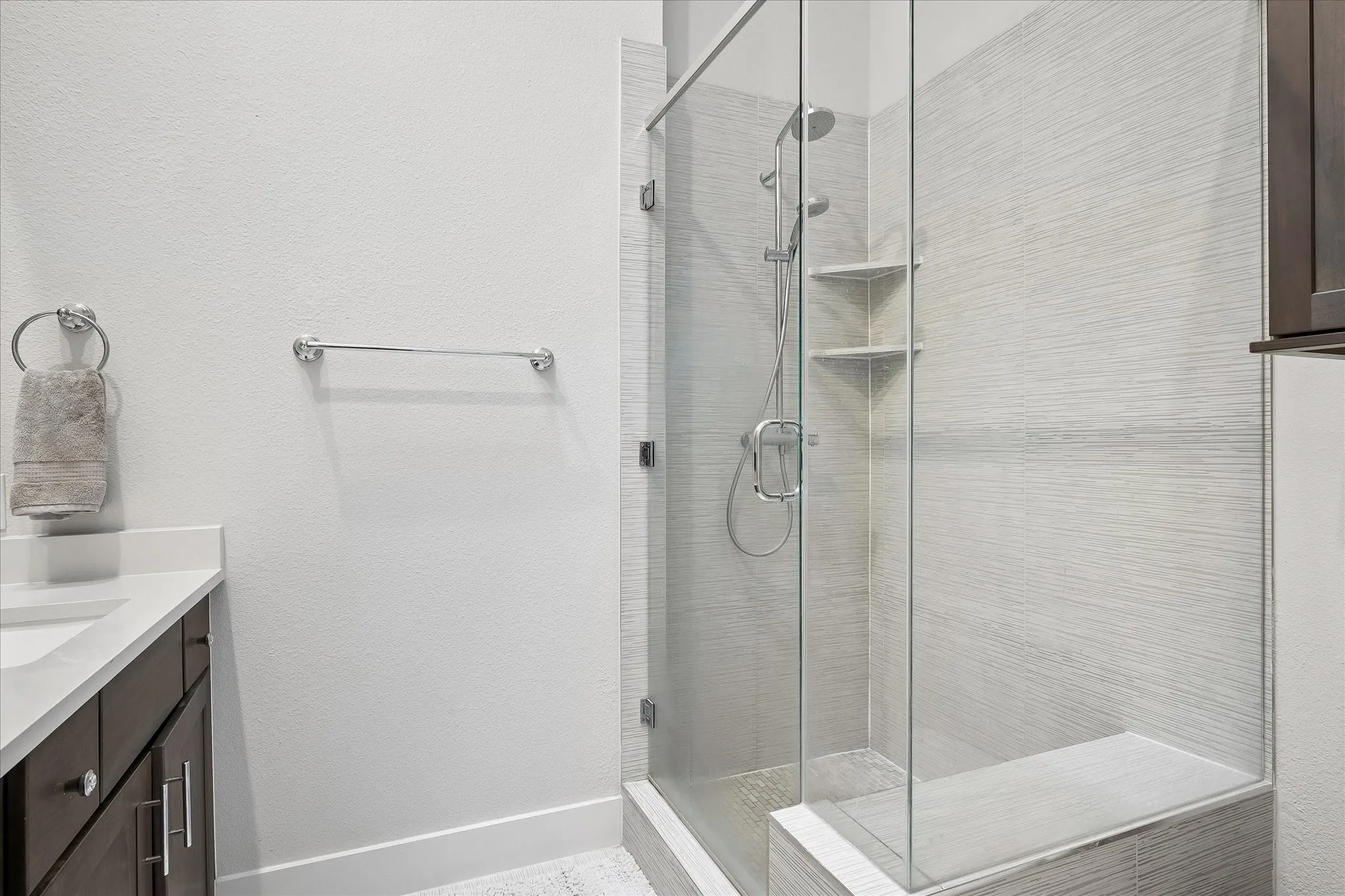 Townhouse For Sale in Dallas County , 14957 Oak Street, Addison, Texas 75001, 2 Bedroom, 2 Bathroom, 2 Garage spaces, 1,440 Sqft, built in 2020, mls#21403775, Real Estate Agent in Addison, Homes For Sale in Dallas county, Homes For Sale in Addison, Realtor in Addison Texas, Real Estate Brokerage Independent Realty Texas, Luminita Cordes Realtor