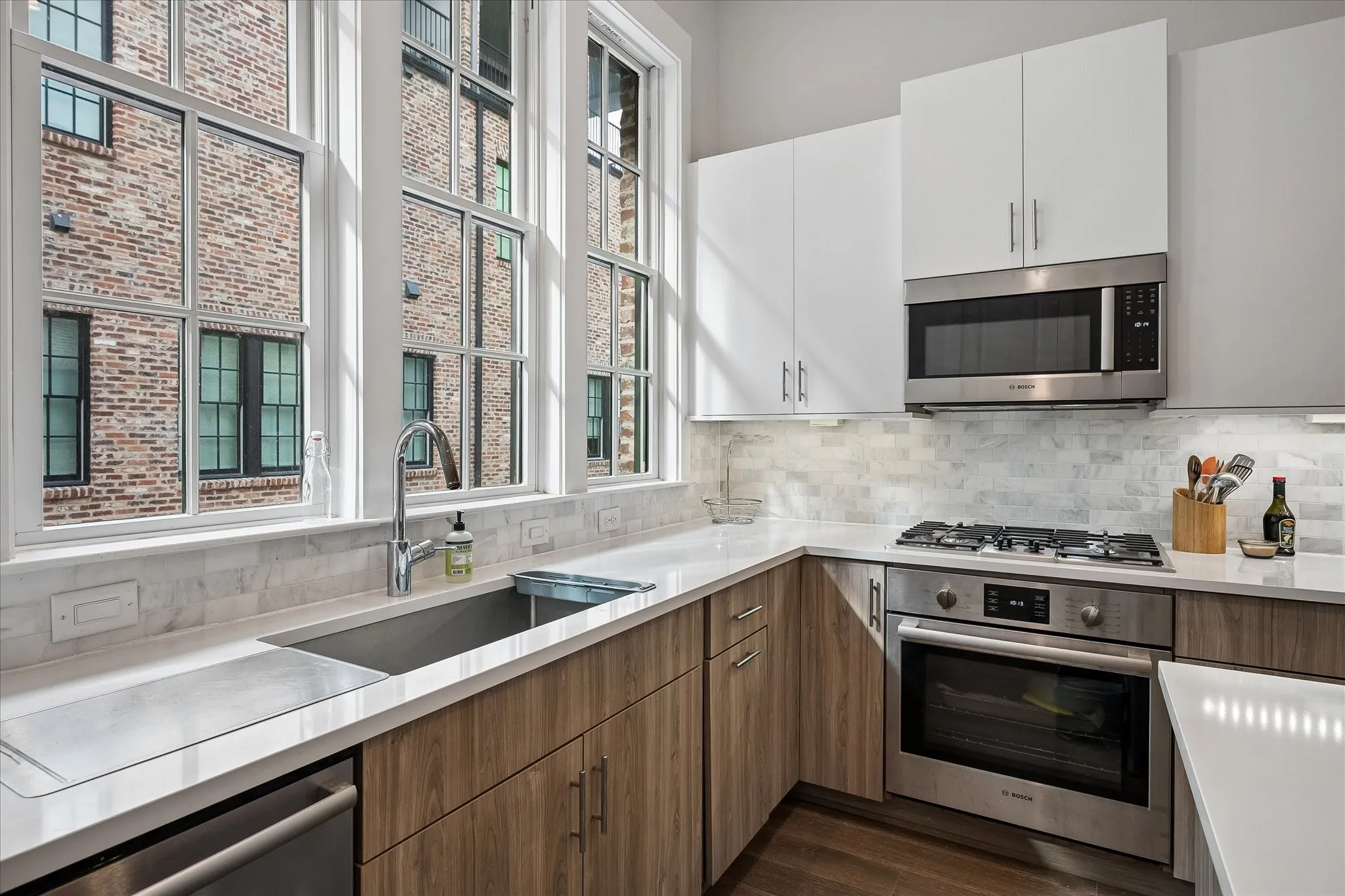 Townhouse For Sale in Dallas County , 14957 Oak Street, Addison, Texas 75001, 2 Bedroom, 2 Bathroom, 2 Garage spaces, 1,440 Sqft, built in 2020, mls#21403775, Real Estate Agent in Addison, Homes For Sale in Dallas county, Homes For Sale in Addison, Realtor in Addison Texas, Real Estate Brokerage Independent Realty Texas, Luminita Cordes Realtor