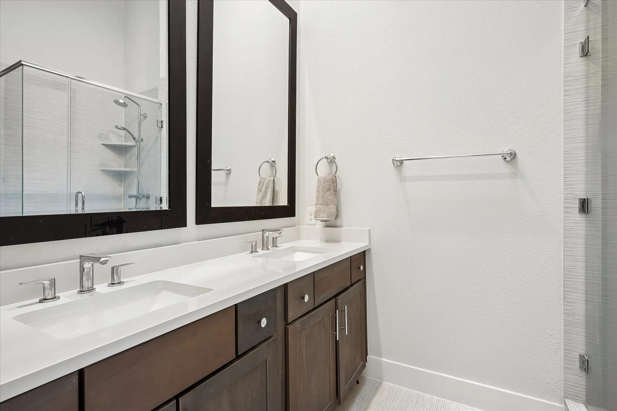 Townhouse For Sale in Dallas County , 14957 Oak Street, Addison, Texas 75001, 2 Bedroom, 2 Bathroom, 2 Garage spaces, 1,440 Sqft, built in 2020, mls#21403775, Real Estate Agent in Addison, Homes For Sale in Dallas county, Homes For Sale in Addison, Realtor in Addison Texas, Real Estate Brokerage Independent Realty Texas, Luminita Cordes Realtor
