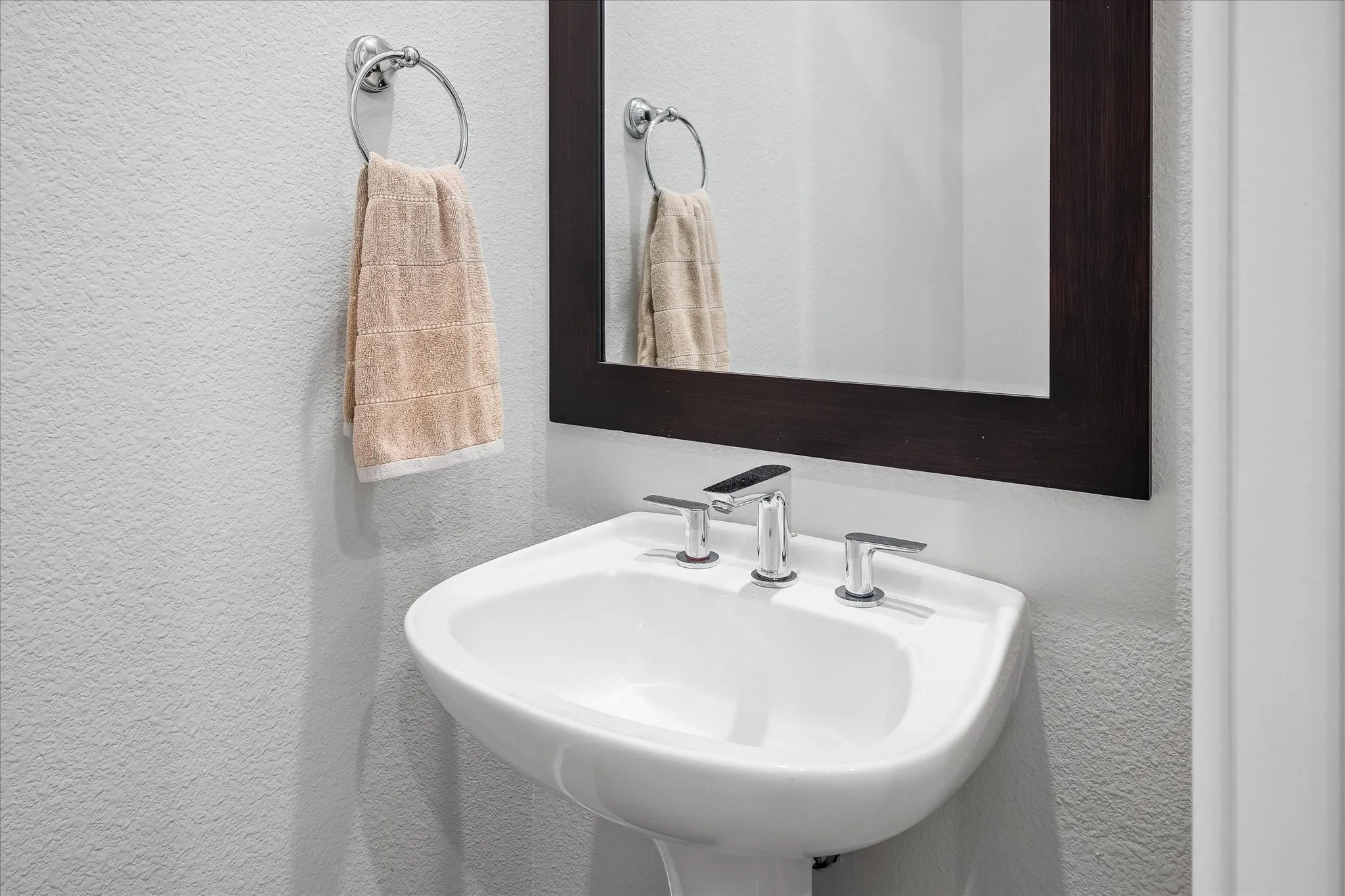 Townhouse For Sale in Dallas County , 14957 Oak Street, Addison, Texas 75001, 2 Bedroom, 2 Bathroom, 2 Garage spaces, 1,440 Sqft, built in 2020, mls#21403775, Real Estate Agent in Addison, Homes For Sale in Dallas county, Homes For Sale in Addison, Realtor in Addison Texas, Real Estate Brokerage Independent Realty Texas, Luminita Cordes Realtor