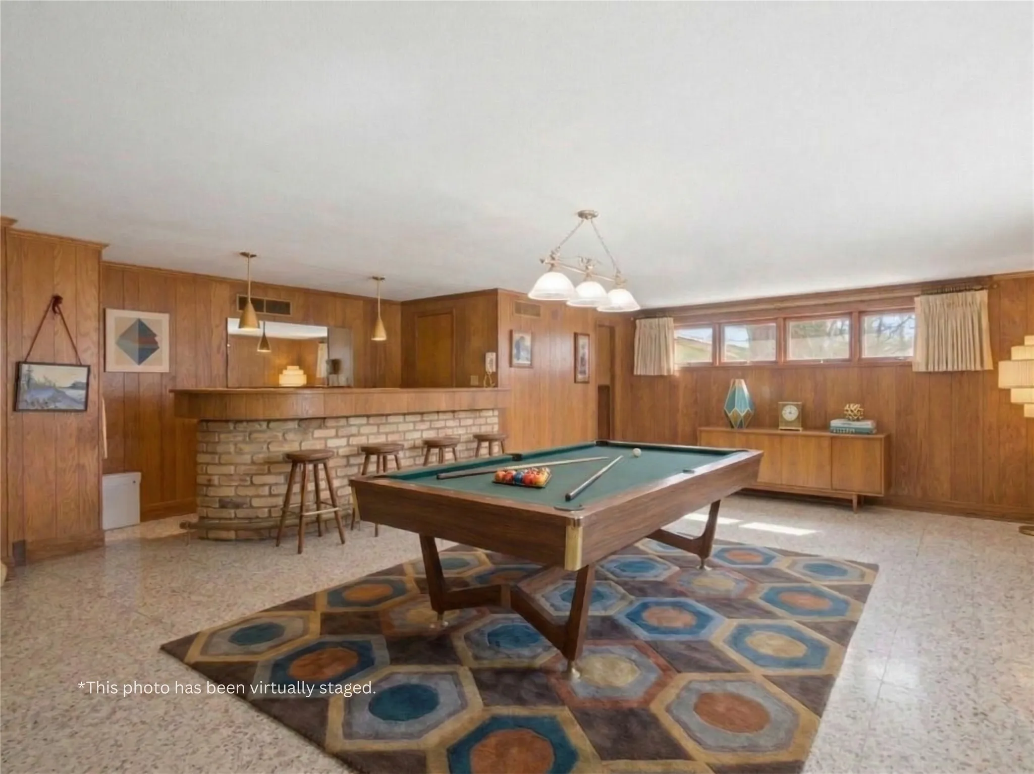 Single Family Residence For Sale in Titus County , 101 Bluebird Street, Mt Pleasant, Texas 75455, 3 Bedroom, 3 Bathroom, 2 Garage spaces, 3,127 Sqft, built in 1955, mls#21403641, Real Estate Agent in Mt Pleasant, Homes For Sale in Titus county, Homes For Sale in Mt Pleasant, Realtor in Mt Pleasant Texas, Real Estate Brokerage Independent Realty Texas, Luminita Cordes Realtor