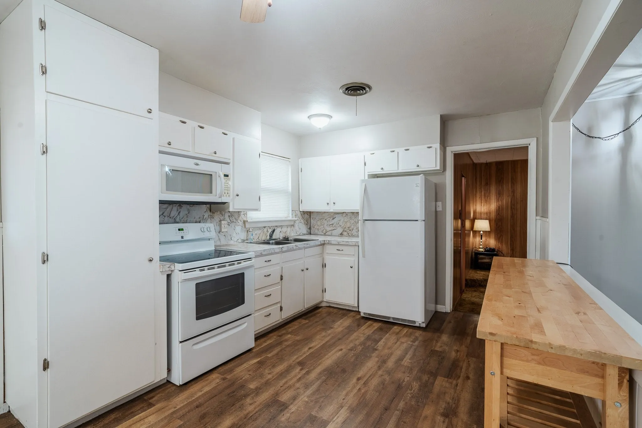 Single Family Residence For Sale in Taylor County , 626 S San Jose Drive, Abilene, Texas 79605, 3 Bedroom, 2 Bathroom, Garage spaces, 1,368 Sqft, built in 1960, mls#21403966, Real Estate Agent in Abilene, Homes For Sale in Taylor county, Homes For Sale in Abilene, Realtor in Abilene Texas, Real Estate Brokerage Independent Realty Texas, Luminita Cordes Realtor