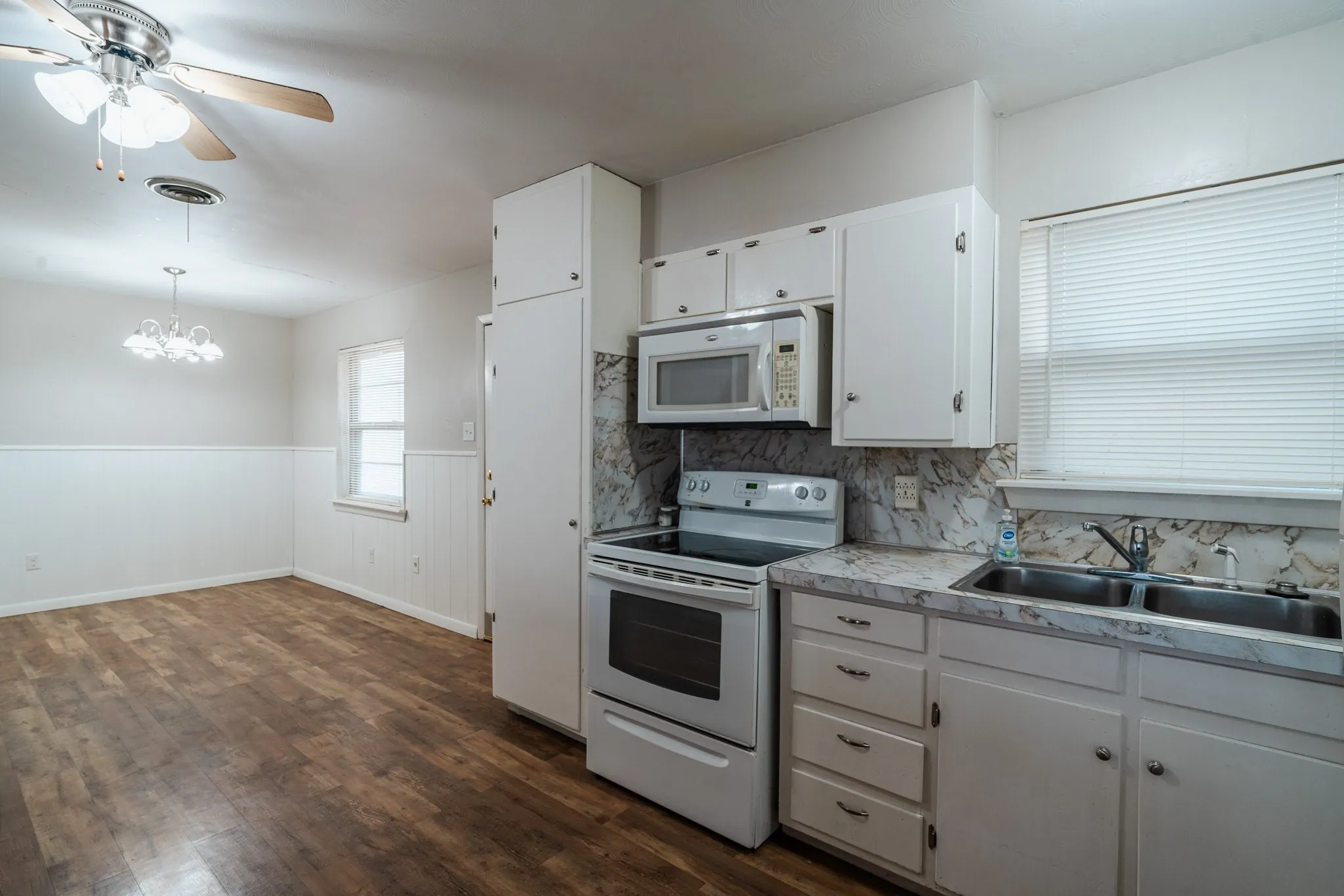 Single Family Residence For Sale in Taylor County , 626 S San Jose Drive, Abilene, Texas 79605, 3 Bedroom, 2 Bathroom, Garage spaces, 1,368 Sqft, built in 1960, mls#21403966, Real Estate Agent in Abilene, Homes For Sale in Taylor county, Homes For Sale in Abilene, Realtor in Abilene Texas, Real Estate Brokerage Independent Realty Texas, Luminita Cordes Realtor
