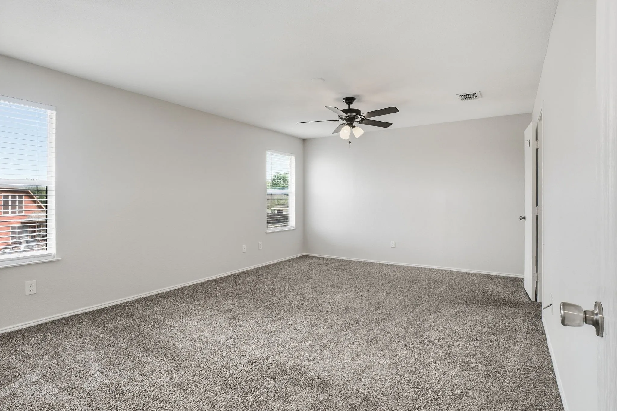 Single Family Residence For Sale in Tarrant County , 14116 Cochise Drive, Fort Worth, Texas 76052, 4 Bedroom, 3 Bathroom, 2 Garage spaces, 2,540 Sqft, built in 2005, mls#21398760, Real Estate Agent in Fort Worth, Homes For Sale in Tarrant county, Homes For Sale in Fort Worth, Realtor in Fort Worth Texas, Real Estate Brokerage Independent Realty Texas, Luminita Cordes Realtor