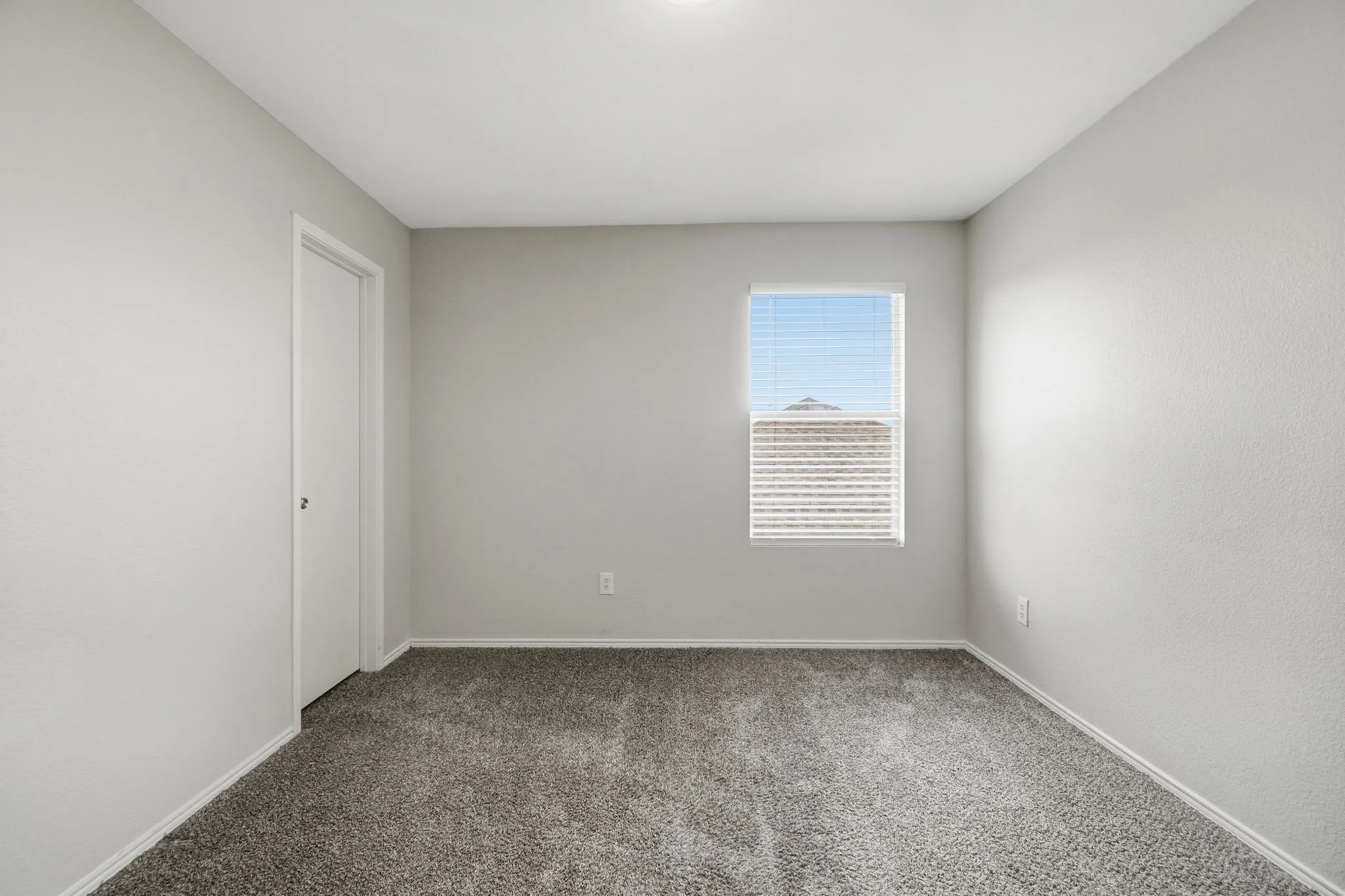 Single Family Residence For Sale in Tarrant County , 14116 Cochise Drive, Fort Worth, Texas 76052, 4 Bedroom, 3 Bathroom, 2 Garage spaces, 2,540 Sqft, built in 2005, mls#21398760, Real Estate Agent in Fort Worth, Homes For Sale in Tarrant county, Homes For Sale in Fort Worth, Realtor in Fort Worth Texas, Real Estate Brokerage Independent Realty Texas, Luminita Cordes Realtor