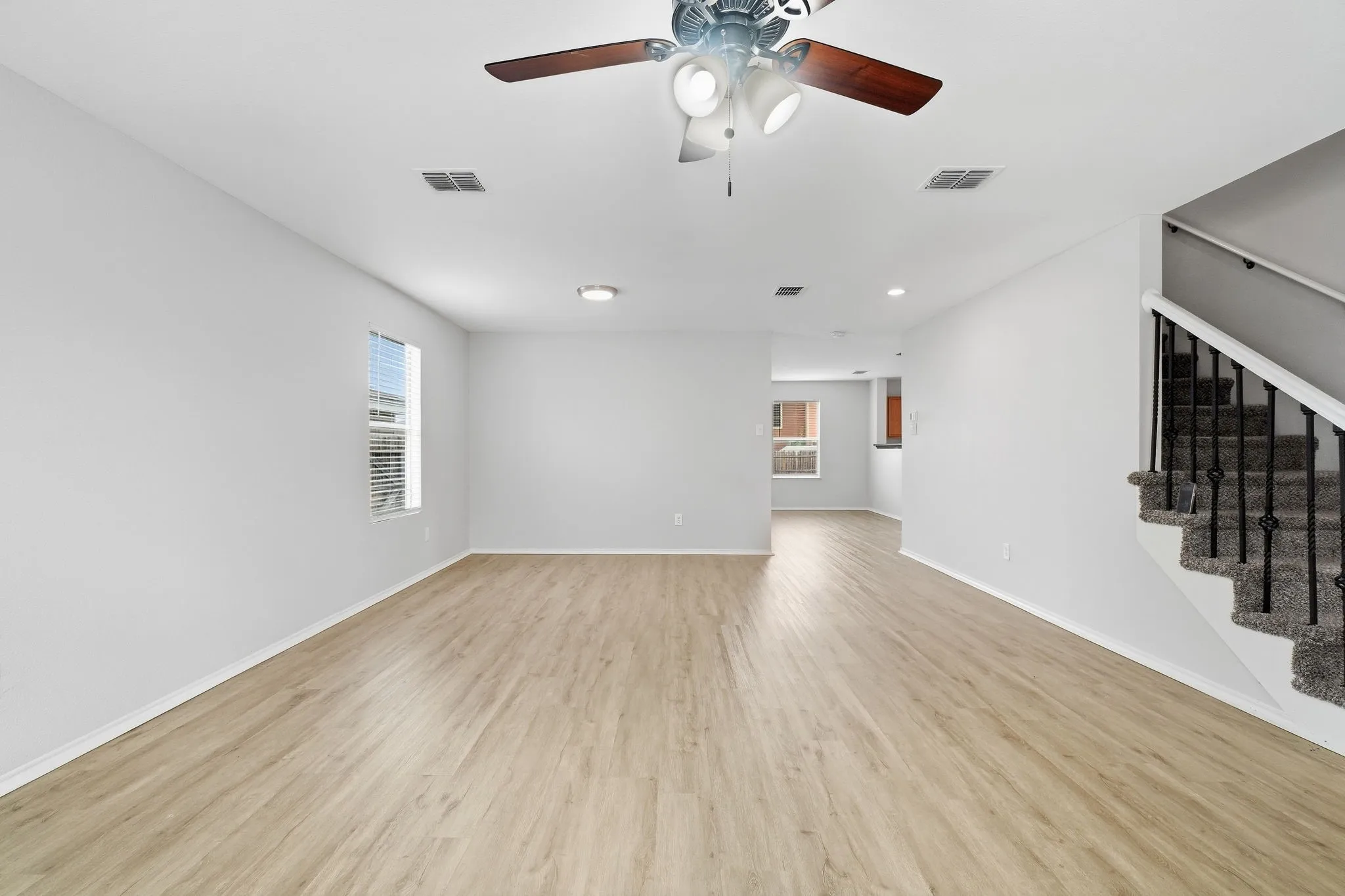 Single Family Residence For Sale in Tarrant County , 14116 Cochise Drive, Fort Worth, Texas 76052, 4 Bedroom, 3 Bathroom, 2 Garage spaces, 2,540 Sqft, built in 2005, mls#21398760, Real Estate Agent in Fort Worth, Homes For Sale in Tarrant county, Homes For Sale in Fort Worth, Realtor in Fort Worth Texas, Real Estate Brokerage Independent Realty Texas, Luminita Cordes Realtor
