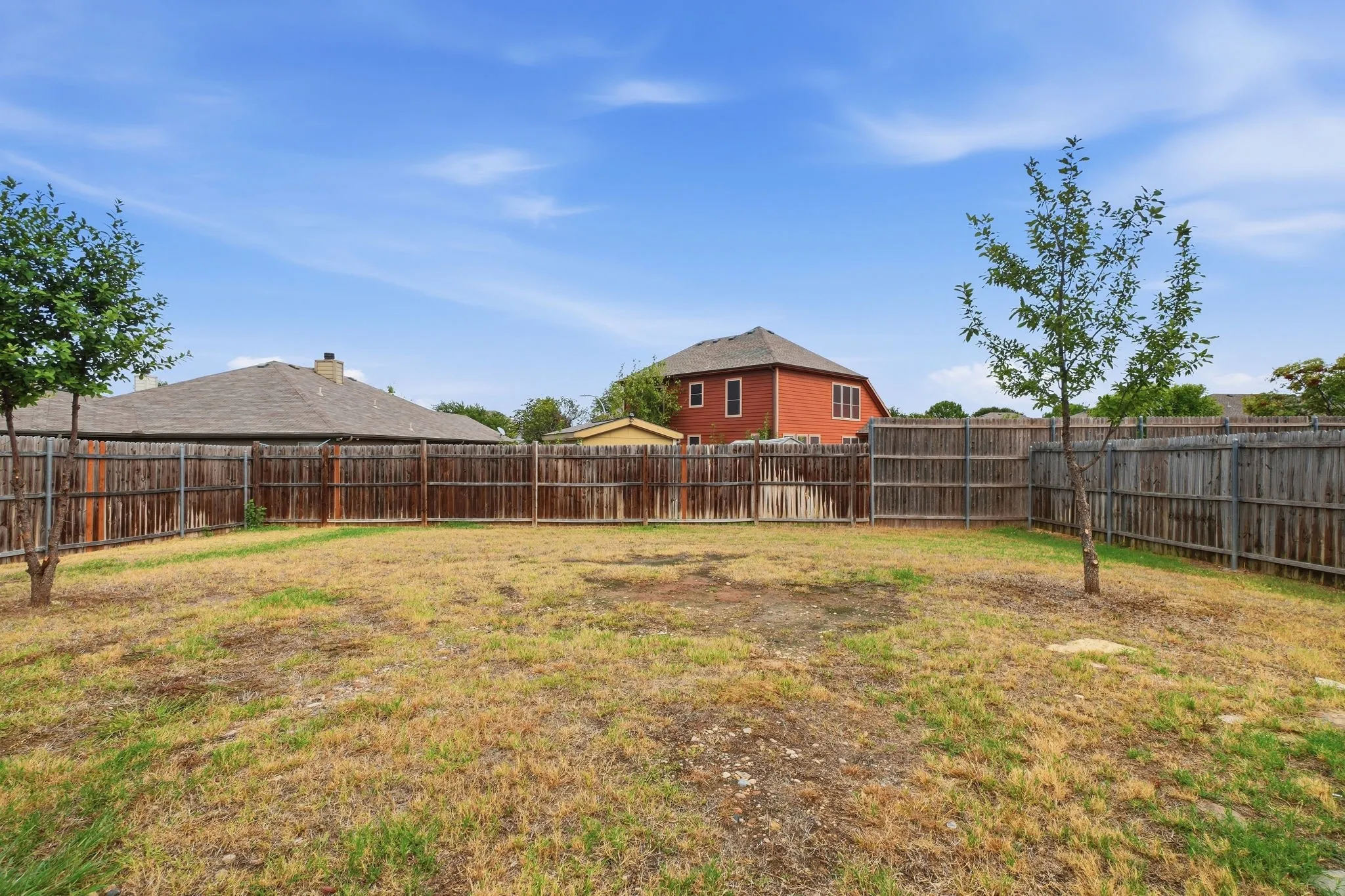 Single Family Residence For Sale in Tarrant County , 14116 Cochise Drive, Fort Worth, Texas 76052, 4 Bedroom, 3 Bathroom, 2 Garage spaces, 2,540 Sqft, built in 2005, mls#21398760, Real Estate Agent in Fort Worth, Homes For Sale in Tarrant county, Homes For Sale in Fort Worth, Realtor in Fort Worth Texas, Real Estate Brokerage Independent Realty Texas, Luminita Cordes Realtor