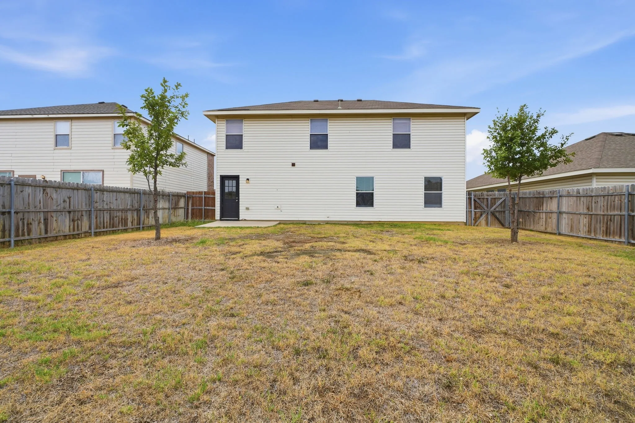 Single Family Residence For Sale in Tarrant County , 14116 Cochise Drive, Fort Worth, Texas 76052, 4 Bedroom, 3 Bathroom, 2 Garage spaces, 2,540 Sqft, built in 2005, mls#21398760, Real Estate Agent in Fort Worth, Homes For Sale in Tarrant county, Homes For Sale in Fort Worth, Realtor in Fort Worth Texas, Real Estate Brokerage Independent Realty Texas, Luminita Cordes Realtor
