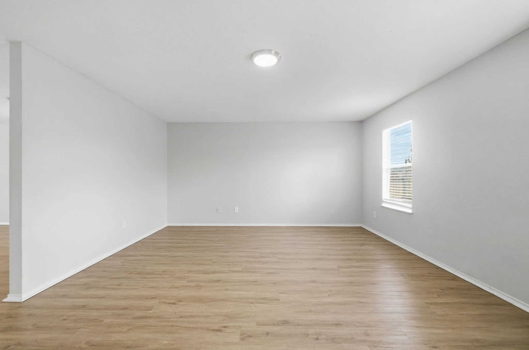Single Family Residence For Sale in Tarrant County , 14116 Cochise Drive, Fort Worth, Texas 76052, 4 Bedroom, 3 Bathroom, 2 Garage spaces, 2,540 Sqft, built in 2005, mls#21398760, Real Estate Agent in Fort Worth, Homes For Sale in Tarrant county, Homes For Sale in Fort Worth, Realtor in Fort Worth Texas, Real Estate Brokerage Independent Realty Texas, Luminita Cordes Realtor