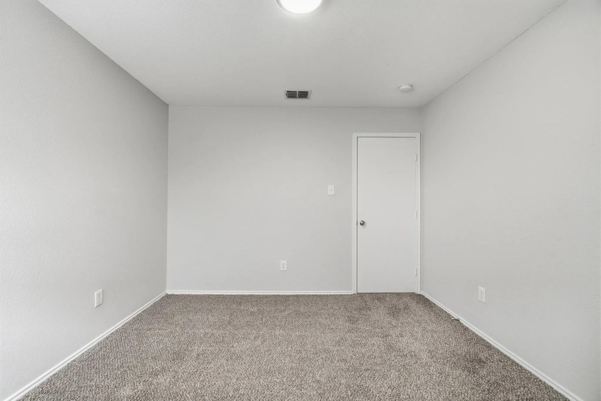 Single Family Residence For Sale in Tarrant County , 14116 Cochise Drive, Fort Worth, Texas 76052, 4 Bedroom, 3 Bathroom, 2 Garage spaces, 2,540 Sqft, built in 2005, mls#21398760, Real Estate Agent in Fort Worth, Homes For Sale in Tarrant county, Homes For Sale in Fort Worth, Realtor in Fort Worth Texas, Real Estate Brokerage Independent Realty Texas, Luminita Cordes Realtor