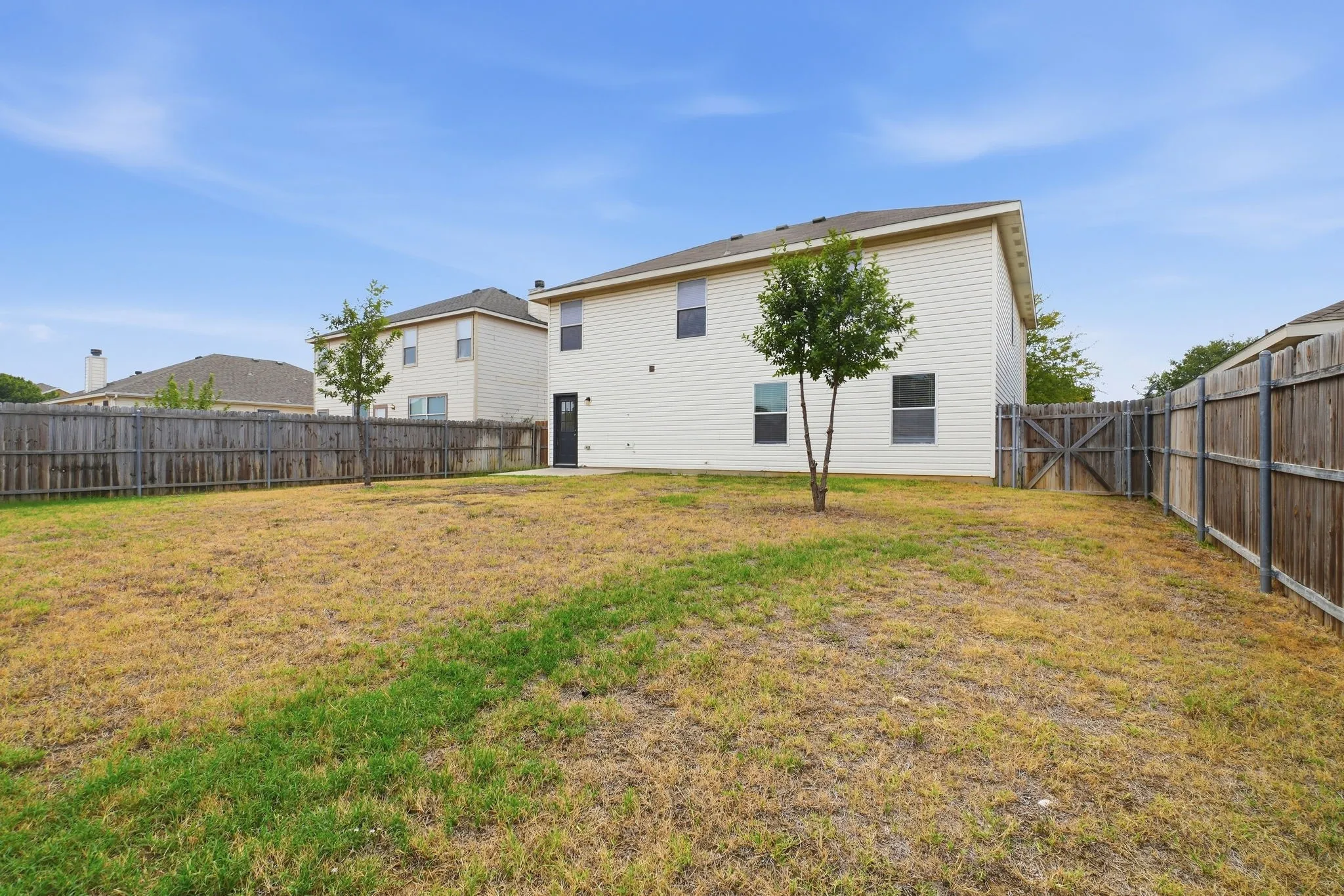 Single Family Residence For Sale in Tarrant County , 14116 Cochise Drive, Fort Worth, Texas 76052, 4 Bedroom, 3 Bathroom, 2 Garage spaces, 2,540 Sqft, built in 2005, mls#21398760, Real Estate Agent in Fort Worth, Homes For Sale in Tarrant county, Homes For Sale in Fort Worth, Realtor in Fort Worth Texas, Real Estate Brokerage Independent Realty Texas, Luminita Cordes Realtor