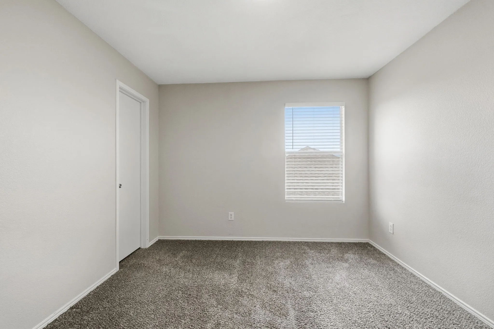 Single Family Residence For Sale in Tarrant County , 14116 Cochise Drive, Fort Worth, Texas 76052, 4 Bedroom, 3 Bathroom, 2 Garage spaces, 2,540 Sqft, built in 2005, mls#21398760, Real Estate Agent in Fort Worth, Homes For Sale in Tarrant county, Homes For Sale in Fort Worth, Realtor in Fort Worth Texas, Real Estate Brokerage Independent Realty Texas, Luminita Cordes Realtor