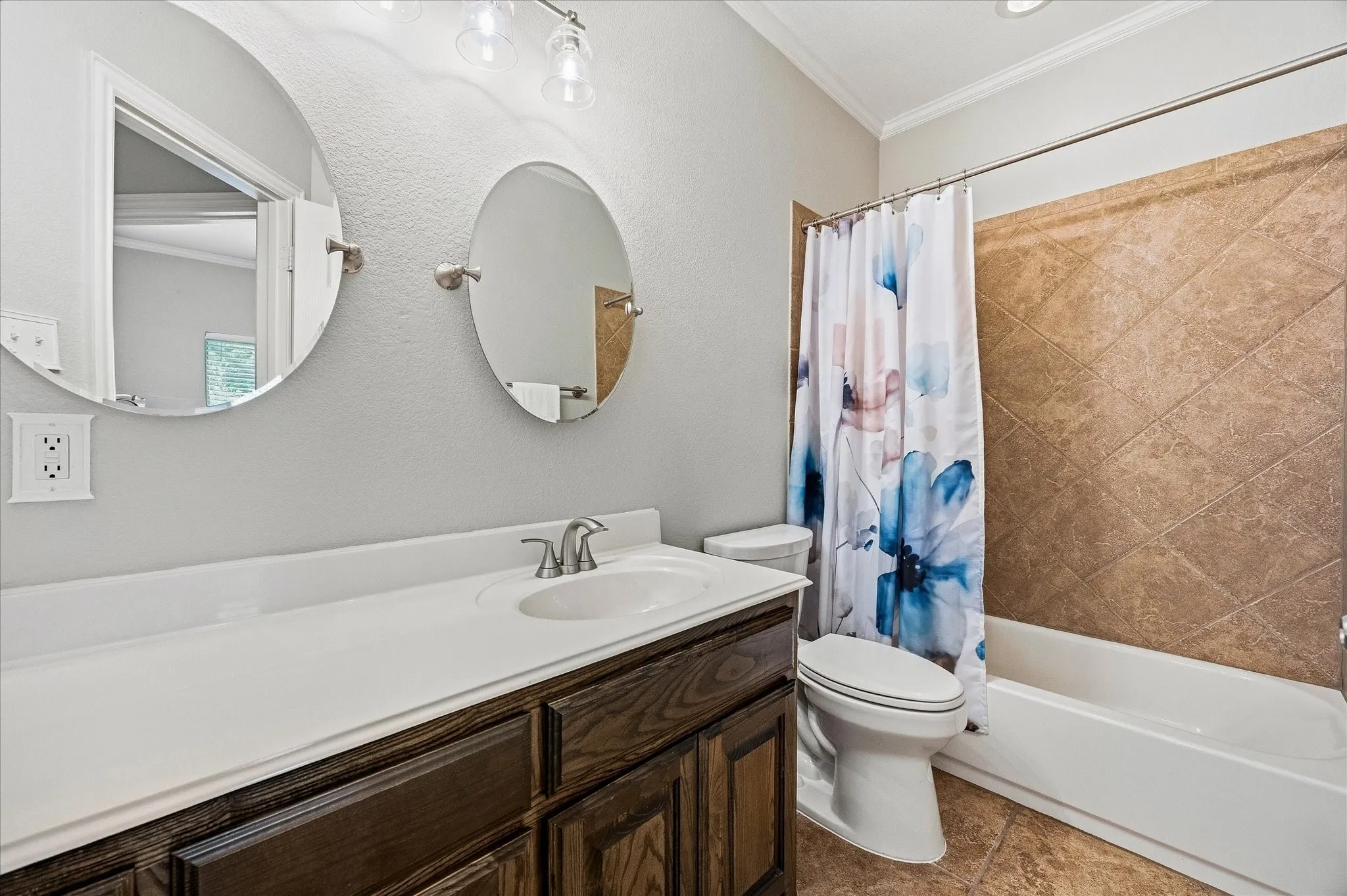 Guest full bath