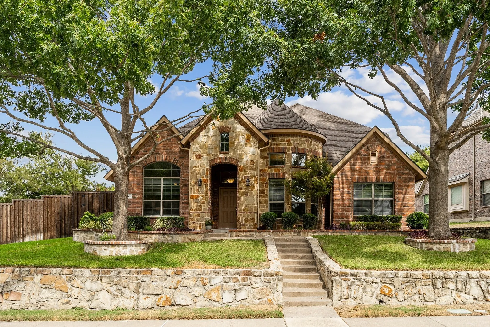 Single Family Residence For Sale in Rockwall County , 903 Windham Drive, Rockwall, Texas 75087, 3 Bedroom, 2 Bathroom, 2 Garage spaces, 2,620 Sqft, built in 2009, mls#21398089, Real Estate Agent in Rockwall, Homes For Sale in Rockwall county, Homes For Sale in Rockwall, Realtor in Rockwall Texas, Real Estate Brokerage Independent Realty Texas, Luminita Cordes Realtor