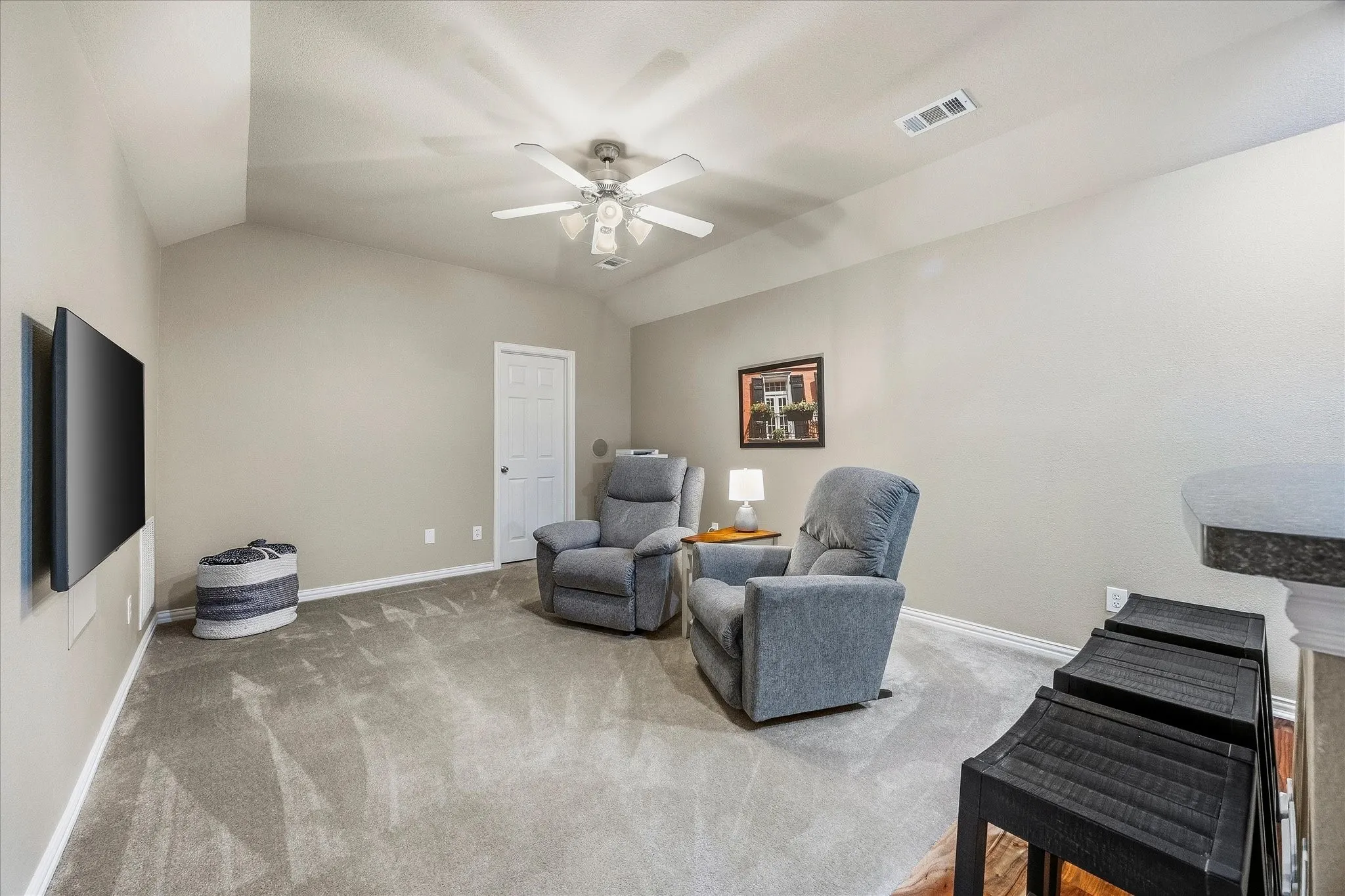 Expansive bonus room includes wet refreshment bar!