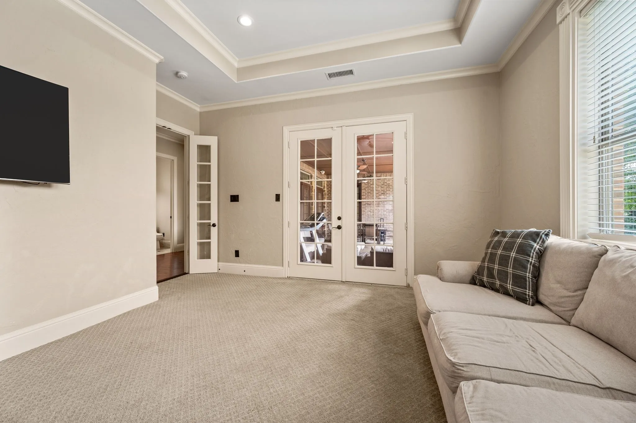 Single Family Residence For Sale in Tarrant County , 3300 Alexandria Court, Grapevine, Texas 76092, 4 Bedroom, 4 Bathroom, 2 Garage spaces, 4,260 Sqft, built in 2015, mls#21404023, Real Estate Agent in Grapevine, Homes For Sale in Tarrant county, Homes For Sale in Grapevine, Realtor in Grapevine Texas, Real Estate Brokerage Independent Realty Texas, Luminita Cordes Realtor