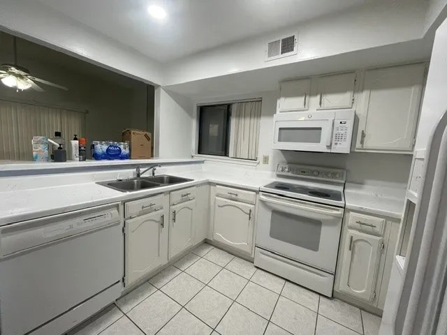 Duplex For Rent in Tarrant County , 2440 Sunflower Drive, Arlington, Texas 76014, 2 Bedroom, 2 Bathroom, Garage spaces, 1,170 Sqft, built in 1983, mls#21403999, Real Estate Agent in Arlington, Homes For Rent in Tarrant county, Homes For Rent in Arlington, Realtor in Arlington Texas, Real Estate Brokerage Independent Realty Texas, Luminita Cordes Realtor