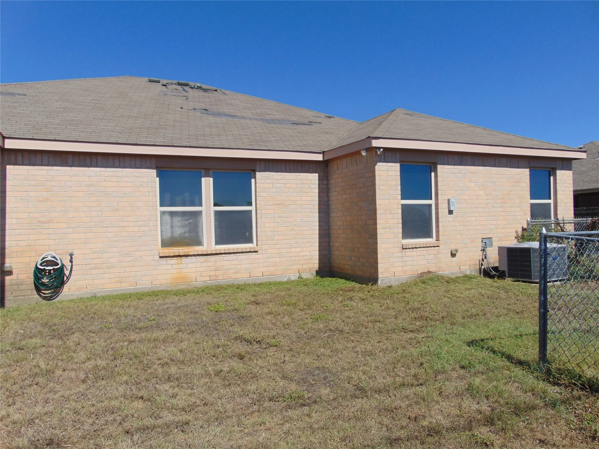Single Family Residence For Sale in Dallas County , 1430 Waldrop Drive, Lancaster, Texas 75146, 4 Bedroom, 2 Bathroom, 2 Garage spaces, 2,226 Sqft, built in 2011, mls#21402937, Real Estate Agent in Lancaster, Homes For Sale in Dallas county, Homes For Sale in Lancaster, Realtor in Lancaster Texas, Real Estate Brokerage Independent Realty Texas, Luminita Cordes Realtor