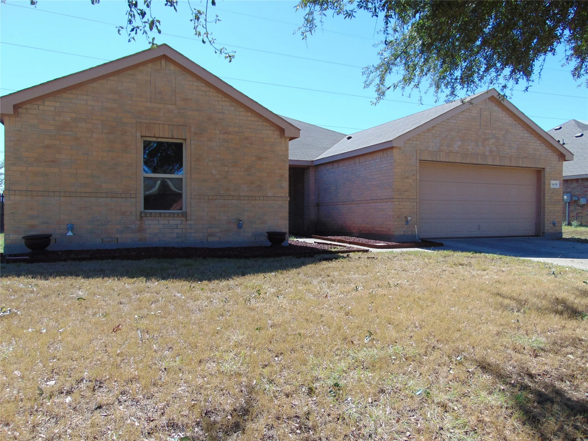 Single Family Residence For Sale in Dallas County , 1430 Waldrop Drive, Lancaster, Texas 75146, 4 Bedroom, 2 Bathroom, 2 Garage spaces, 2,226 Sqft, built in 2011, mls#21402937, Real Estate Agent in Lancaster, Homes For Sale in Dallas county, Homes For Sale in Lancaster, Realtor in Lancaster Texas, Real Estate Brokerage Independent Realty Texas, Luminita Cordes Realtor