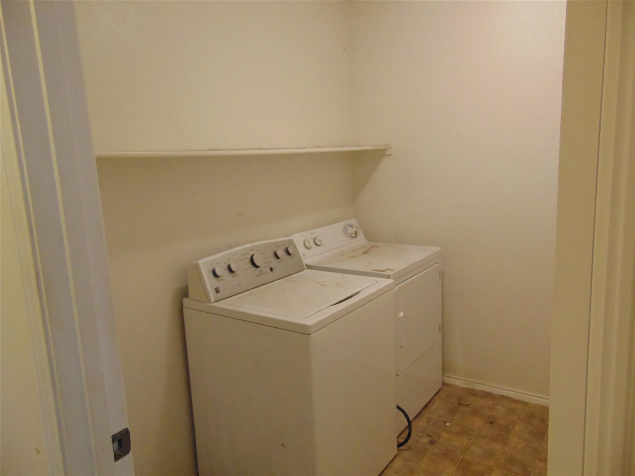 Single Family Residence For Sale in Dallas County , 1430 Waldrop Drive, Lancaster, Texas 75146, 4 Bedroom, 2 Bathroom, 2 Garage spaces, 2,226 Sqft, built in 2011, mls#21402937, Real Estate Agent in Lancaster, Homes For Sale in Dallas county, Homes For Sale in Lancaster, Realtor in Lancaster Texas, Real Estate Brokerage Independent Realty Texas, Luminita Cordes Realtor