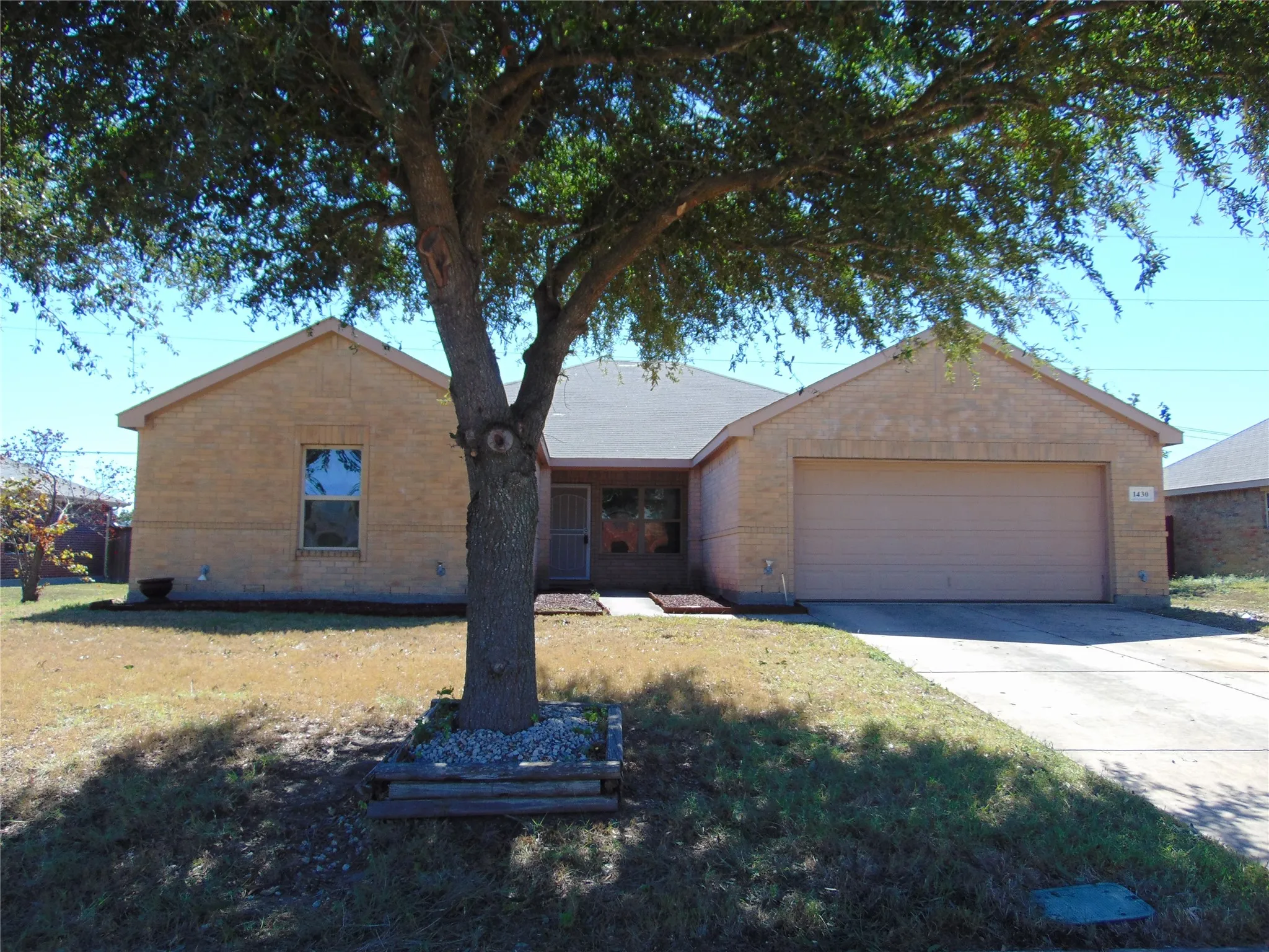 Single Family Residence For Sale in Dallas County , 1430 Waldrop Drive, Lancaster, Texas 75146, 4 Bedroom, 2 Bathroom, 2 Garage spaces, 2,226 Sqft, built in 2011, mls#21402937, Real Estate Agent in Lancaster, Homes For Sale in Dallas county, Homes For Sale in Lancaster, Realtor in Lancaster Texas, Real Estate Brokerage Independent Realty Texas, Luminita Cordes Realtor