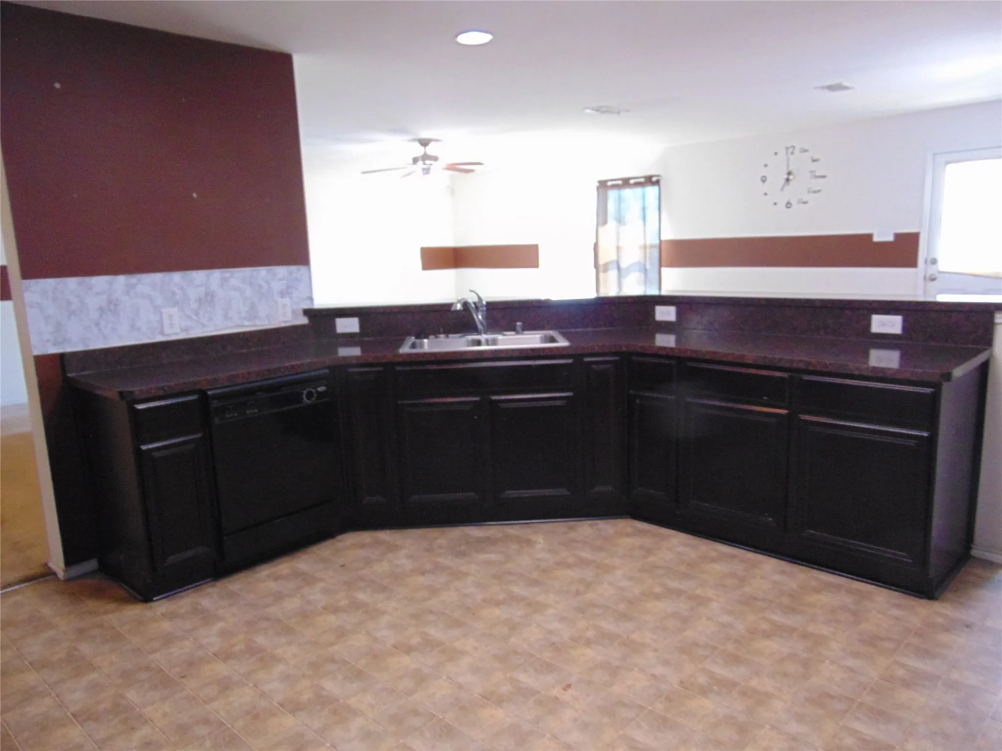 Single Family Residence For Sale in Dallas County , 1430 Waldrop Drive, Lancaster, Texas 75146, 4 Bedroom, 2 Bathroom, 2 Garage spaces, 2,226 Sqft, built in 2011, mls#21402937, Real Estate Agent in Lancaster, Homes For Sale in Dallas county, Homes For Sale in Lancaster, Realtor in Lancaster Texas, Real Estate Brokerage Independent Realty Texas, Luminita Cordes Realtor